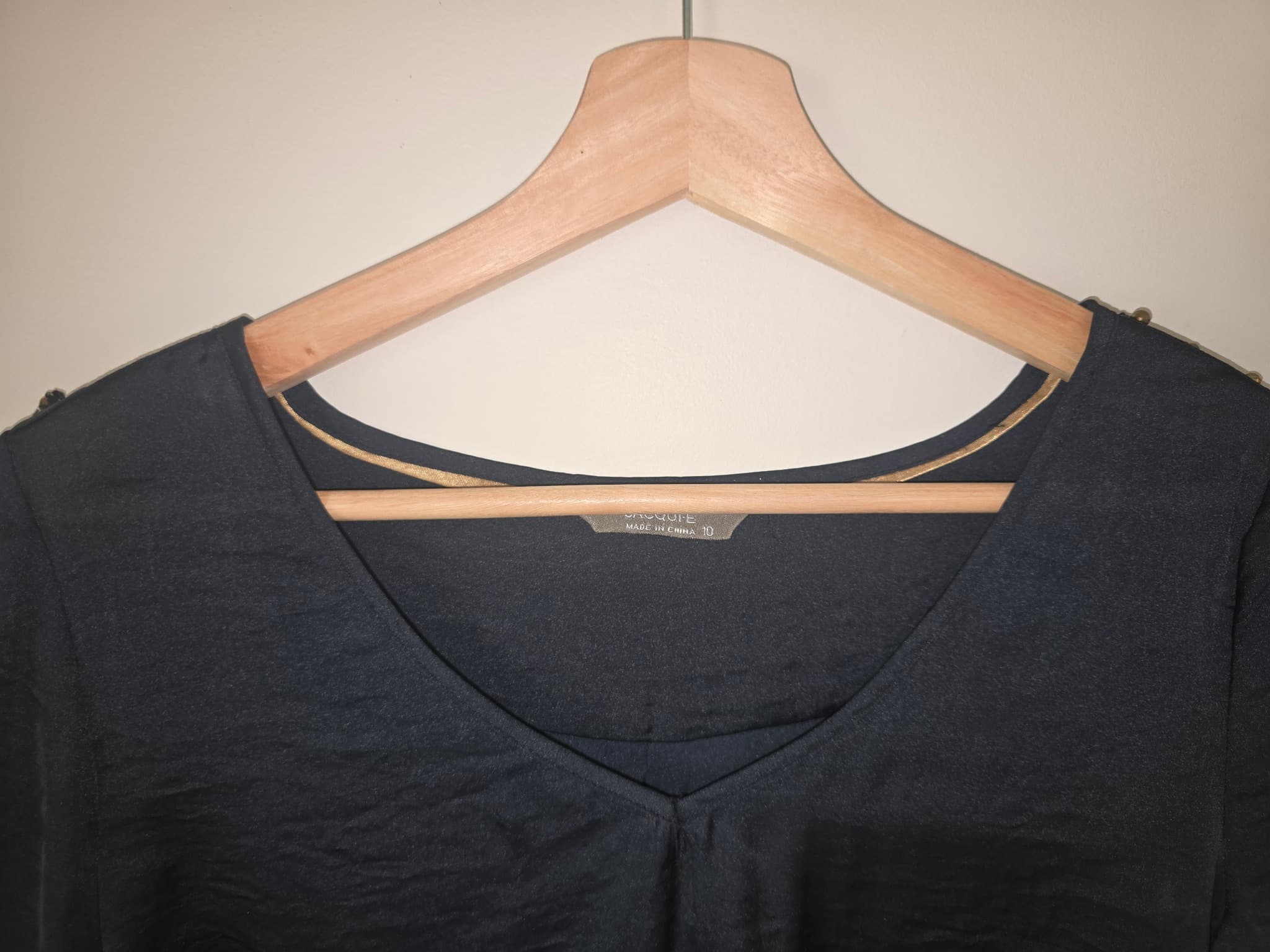 JACQUI E Satin Blouse V-Neck Black Women's 10 — photo 2 of 5