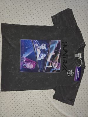 K-Pop Demon Hunters Graphic T-Shirt Huntrix Acid Wash Charcoal Unisex L — photo 2 of 3