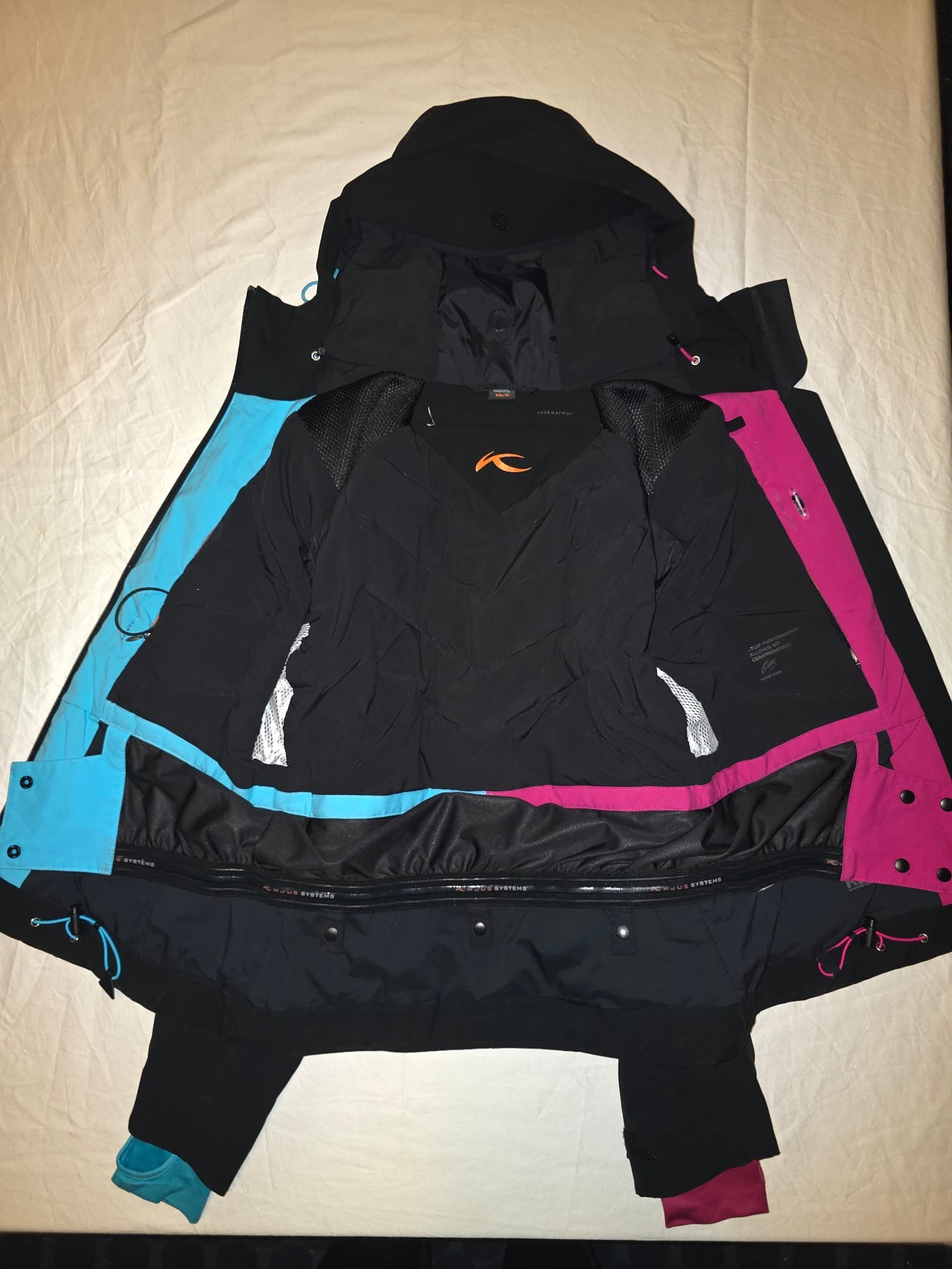 KJUS Ski Jacket Hooded Performance Coat Black Women's 38 — photo 2 of 11