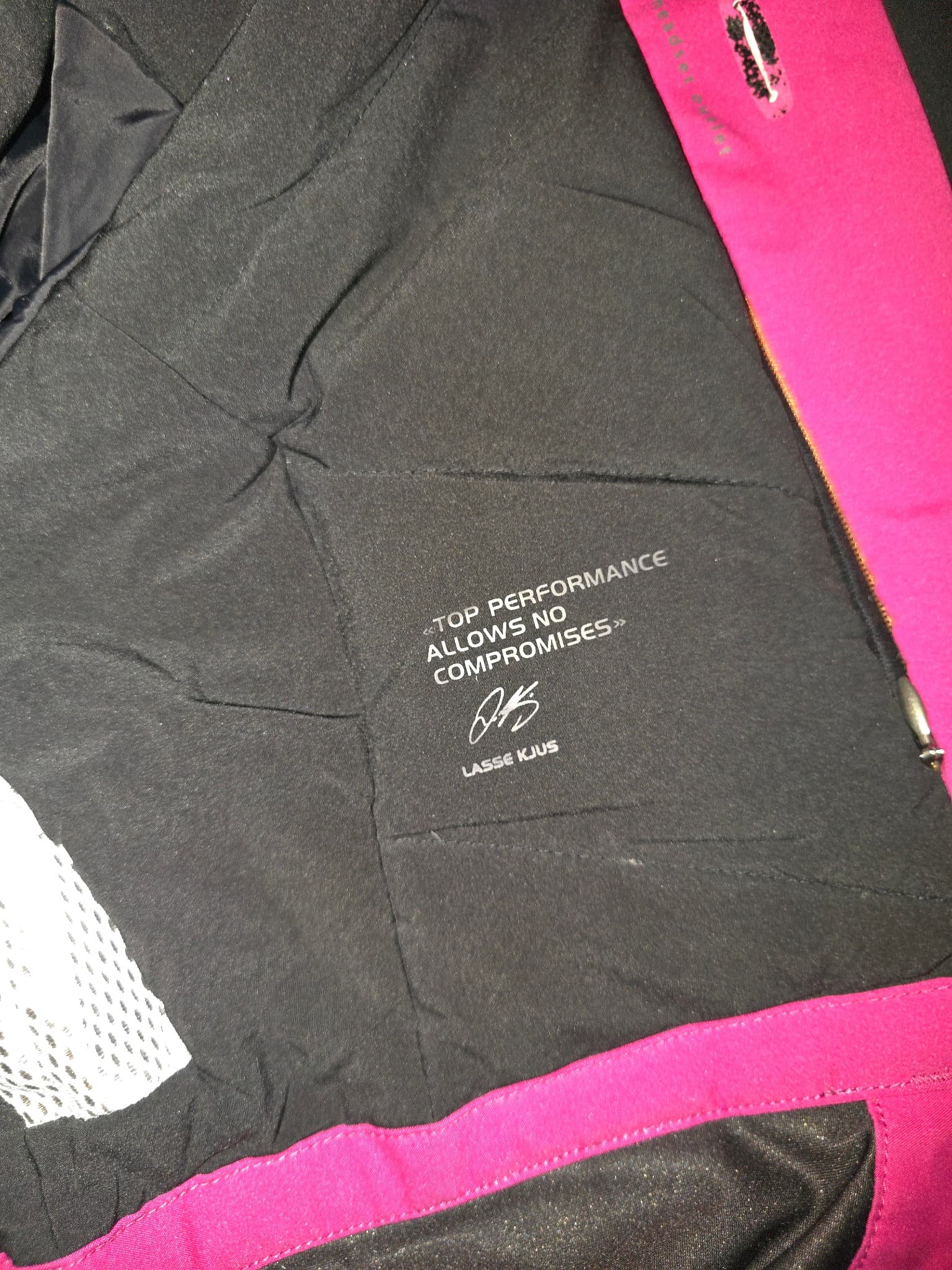 KJUS Ski Jacket Hooded Performance Coat Black Women's 38 — photo 9 of 11