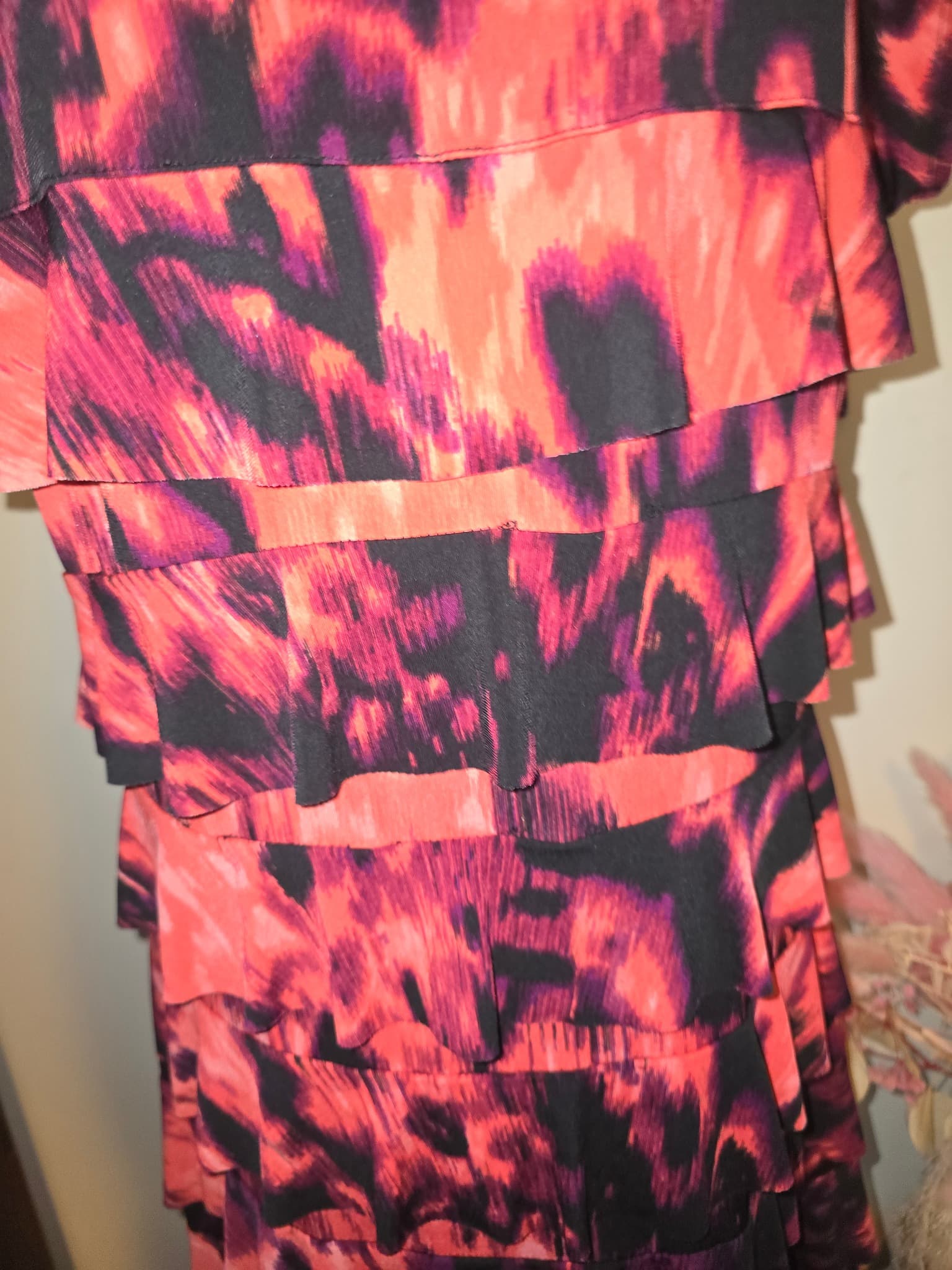 Liz Jordan Tiered Ruffle Midi Dress Abstract Print Black Coral Women's M — photo 2 of 5