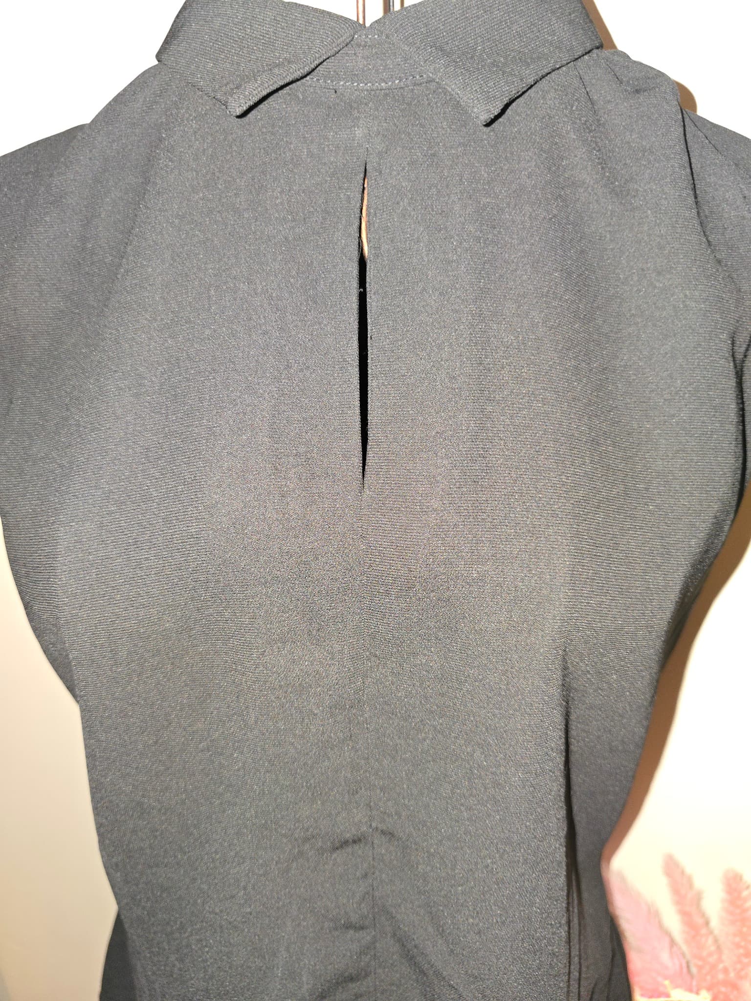 Padini Sleeveless Peplum Blouse Keyhole Neckline Black Women's M — photo 2 of 5