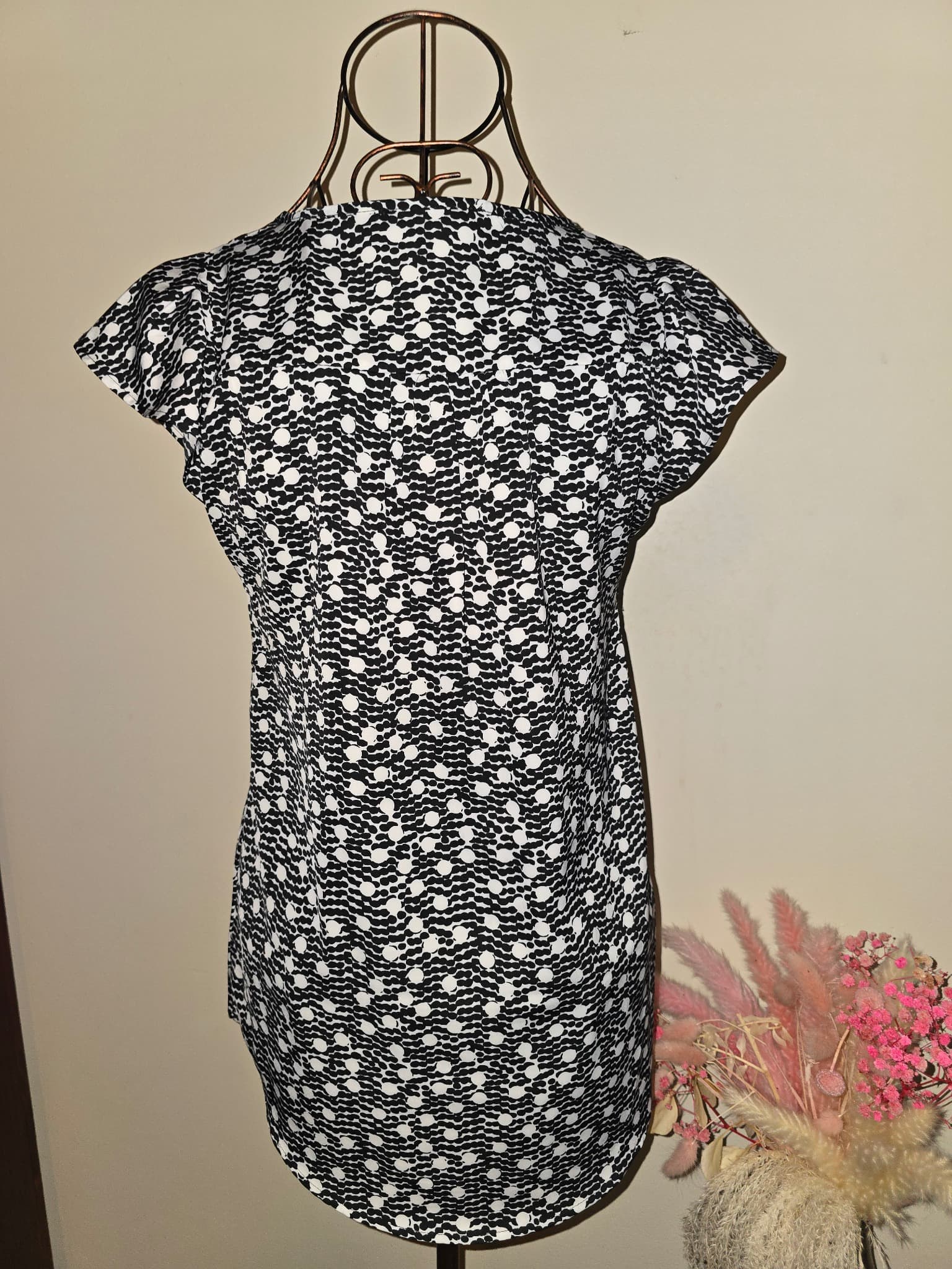 Portmans Cap Sleeve Blouse Geometric Print Black and White Women's 6 — photo 3 of 5