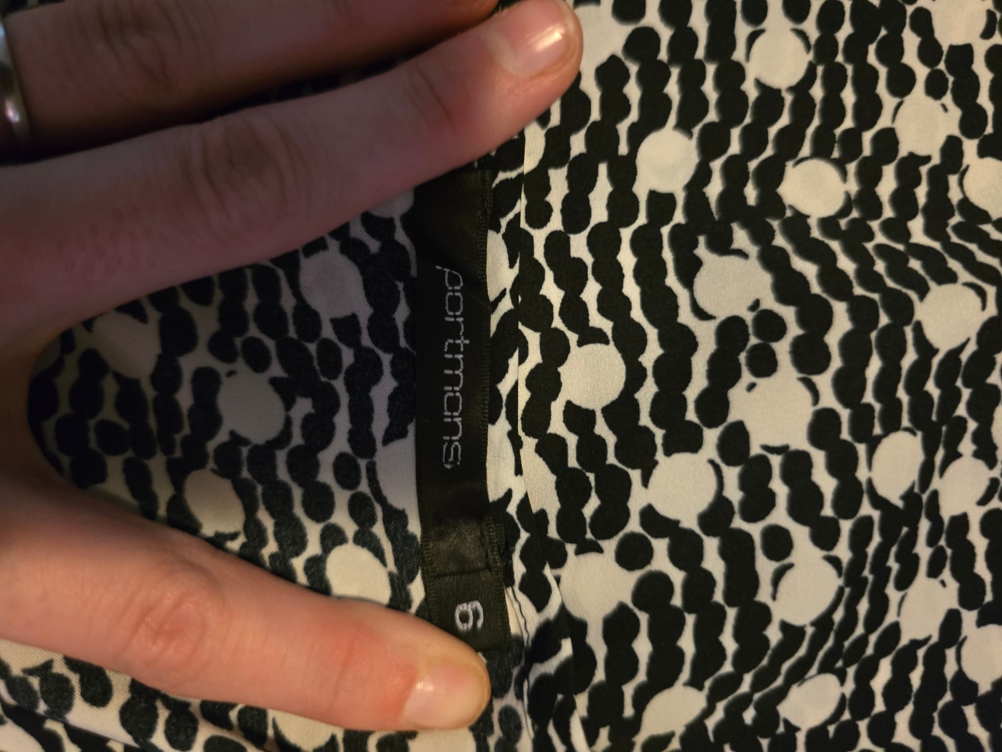 Portmans Cap Sleeve Blouse Geometric Print Black and White Women's 6 — photo 4 of 5