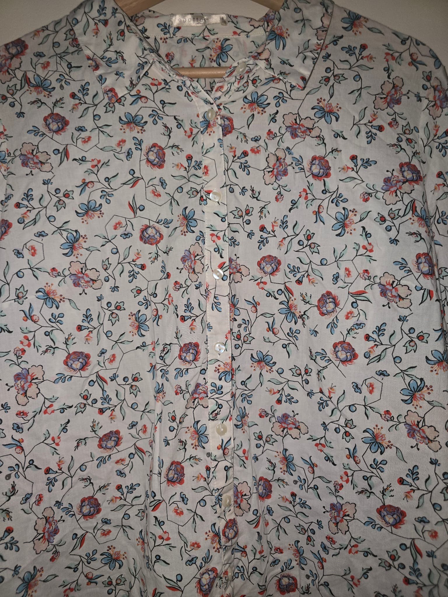 Regatta Button-Down Blouse Floral Print White Blue Red Women's 14 — photo 2 of 6