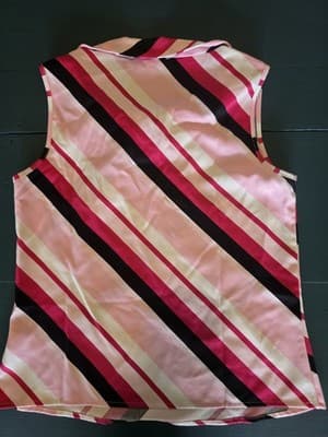 Review Sleeveless Striped Tie Neck Blouse Pink Black White Women's 10 — photo 4 of 4