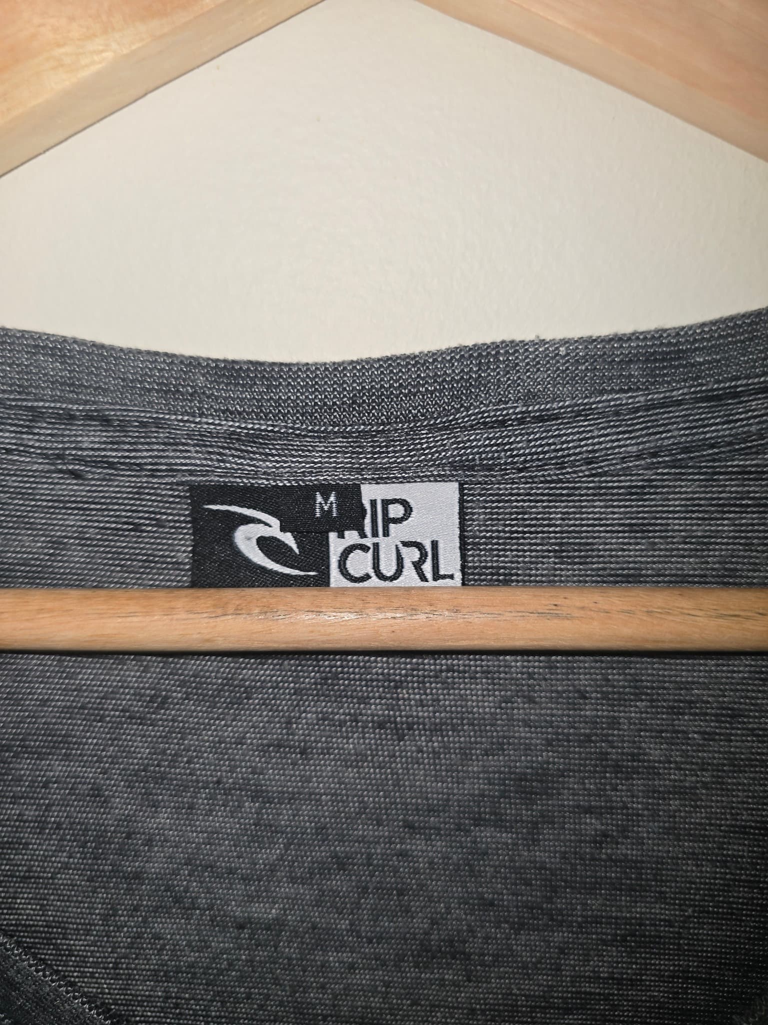 Rip Curl V-Neck T-Shirt Textured Stripe Grey Men's M — photo 4 of 7