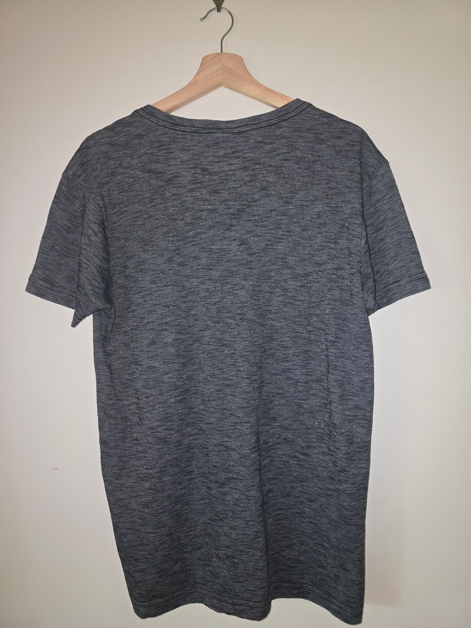 Rip Curl V-Neck T-Shirt Textured Stripe Grey Men's M — photo 7 of 7