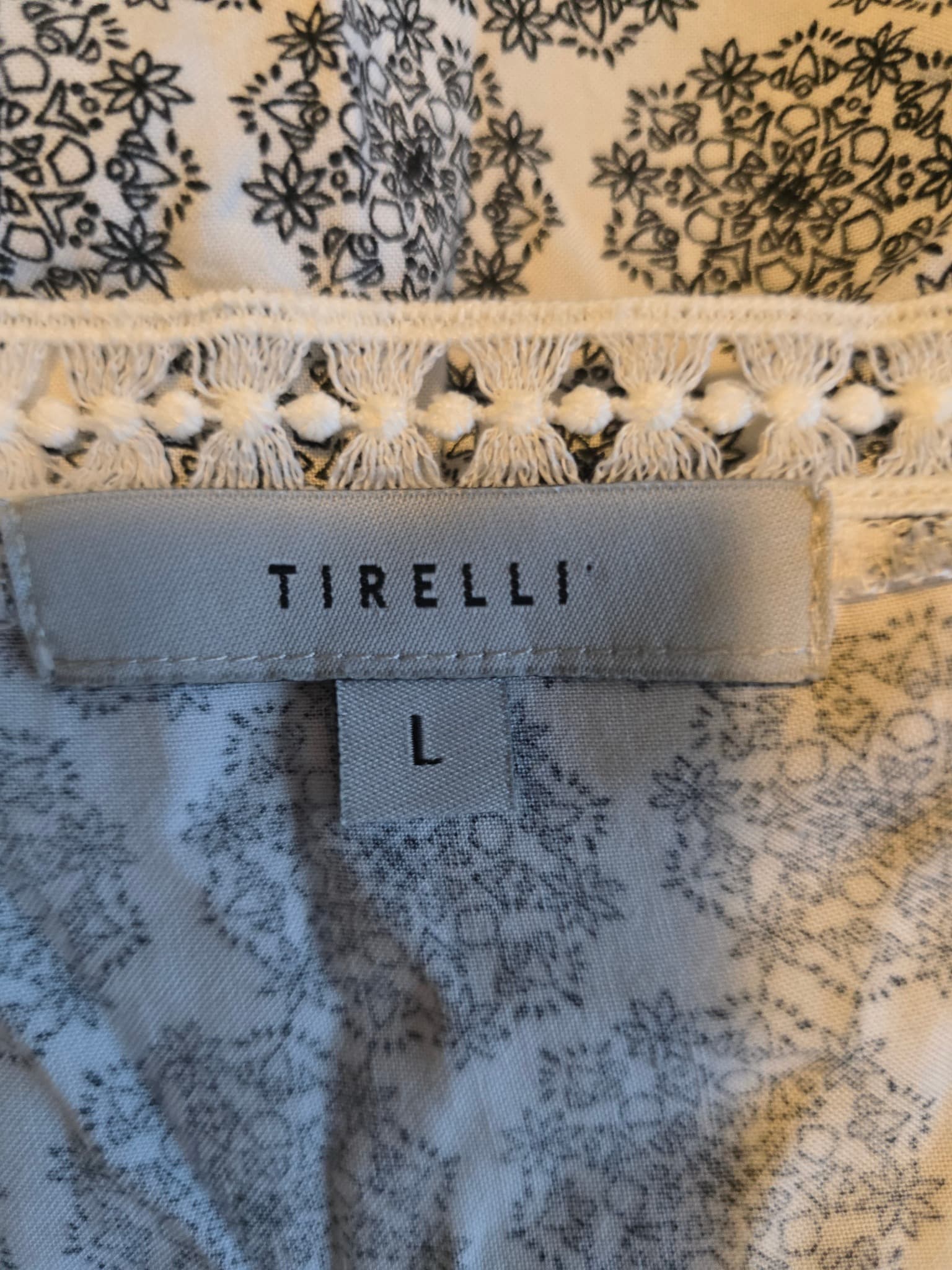 Tirelli V-Neck Blouse Floral Print Lace Trim Black and White Women's L — photo 5 of 6