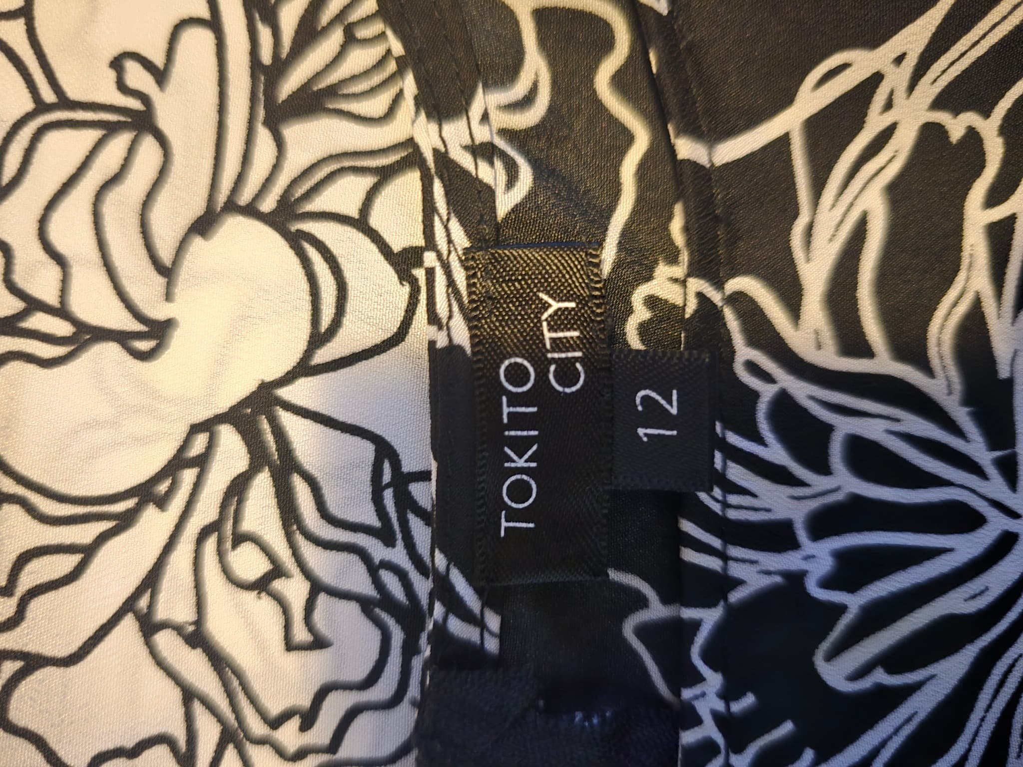 Tokito City Shift Dress Floral Print Black and White Women's 12 — photo 3 of 3