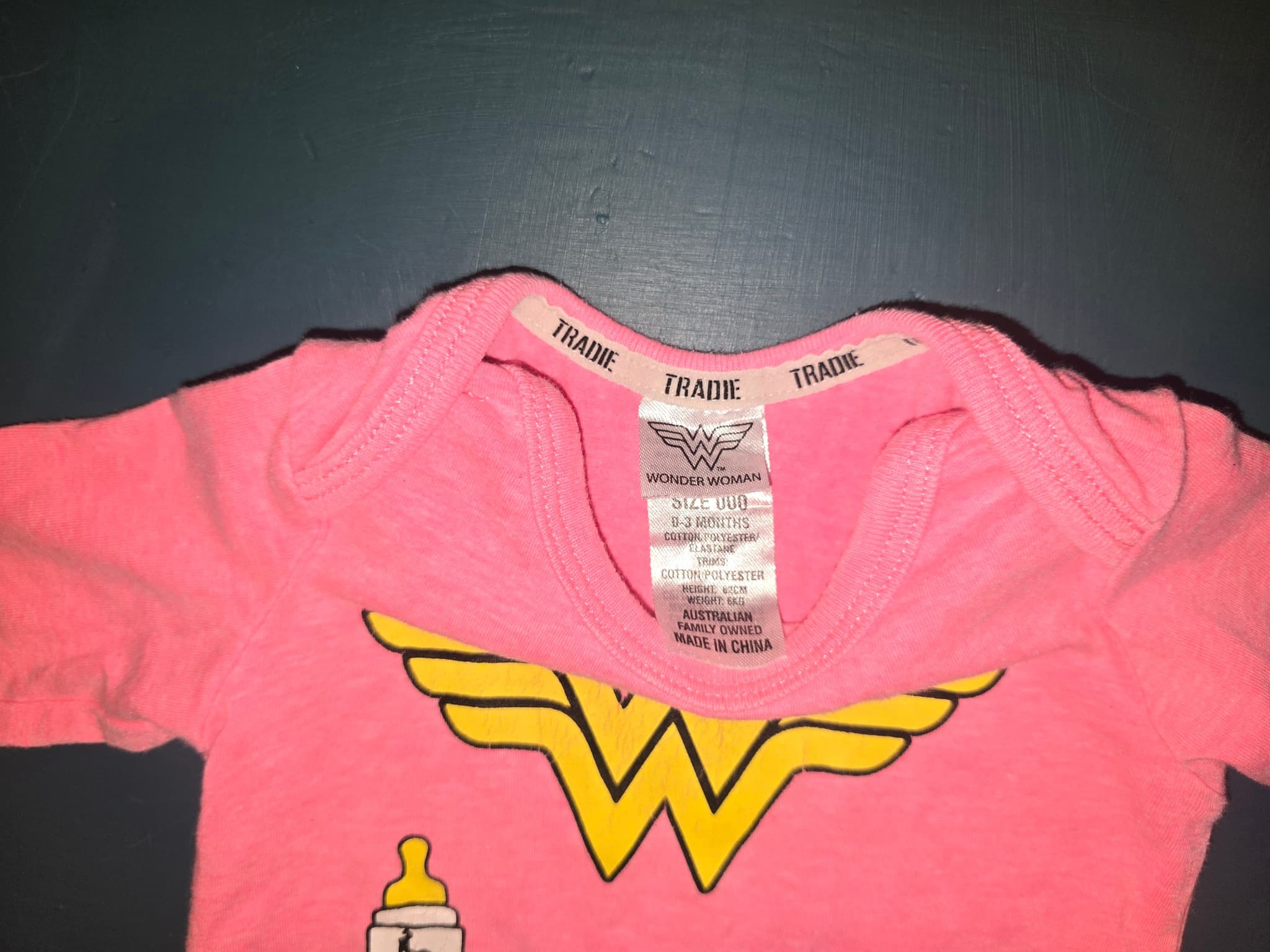 TRADIE DC Comics Wonder Woman Bodysuit Logo Graphic Pink Baby 000 — photo 2 of 4