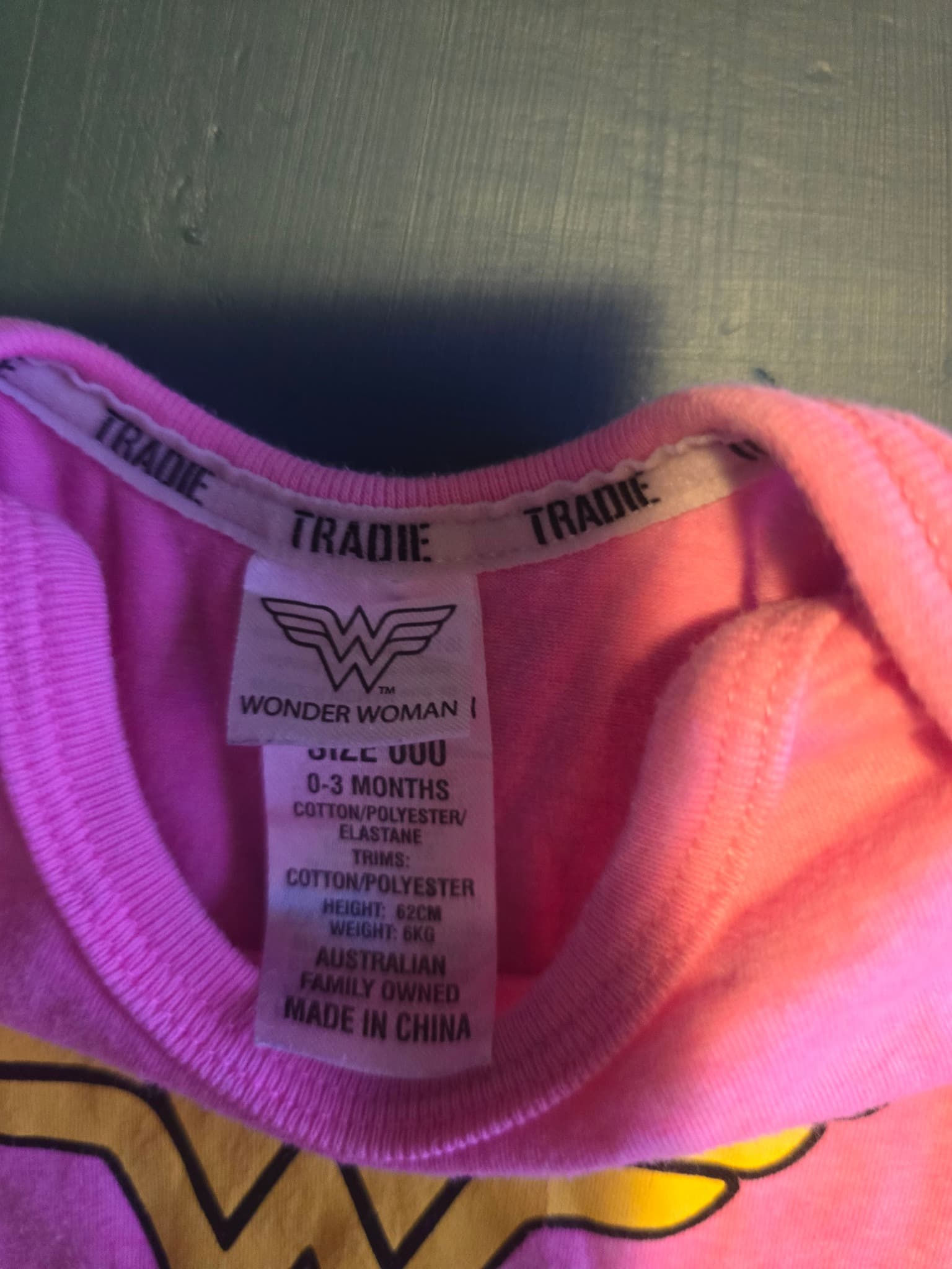 TRADIE DC Comics Wonder Woman Bodysuit Logo Graphic Pink Baby 000 — photo 3 of 4