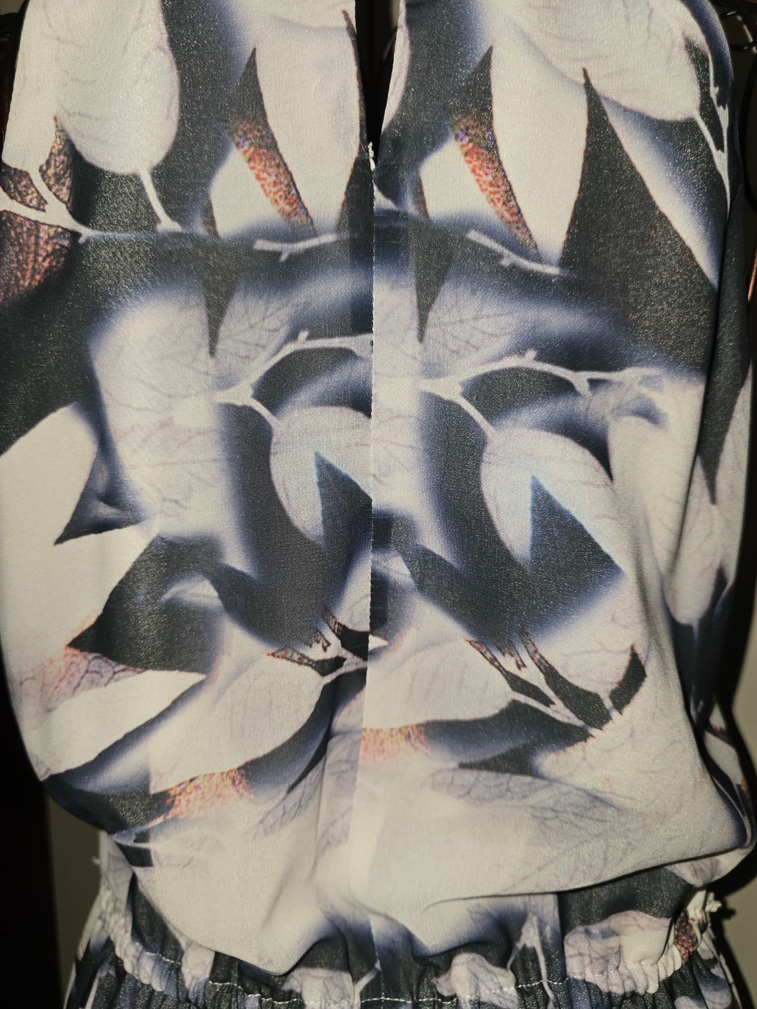 Witchery Sleeveless Halter Neck Dress Leaf Print Black and White Women's 10 — photo 2 of 4