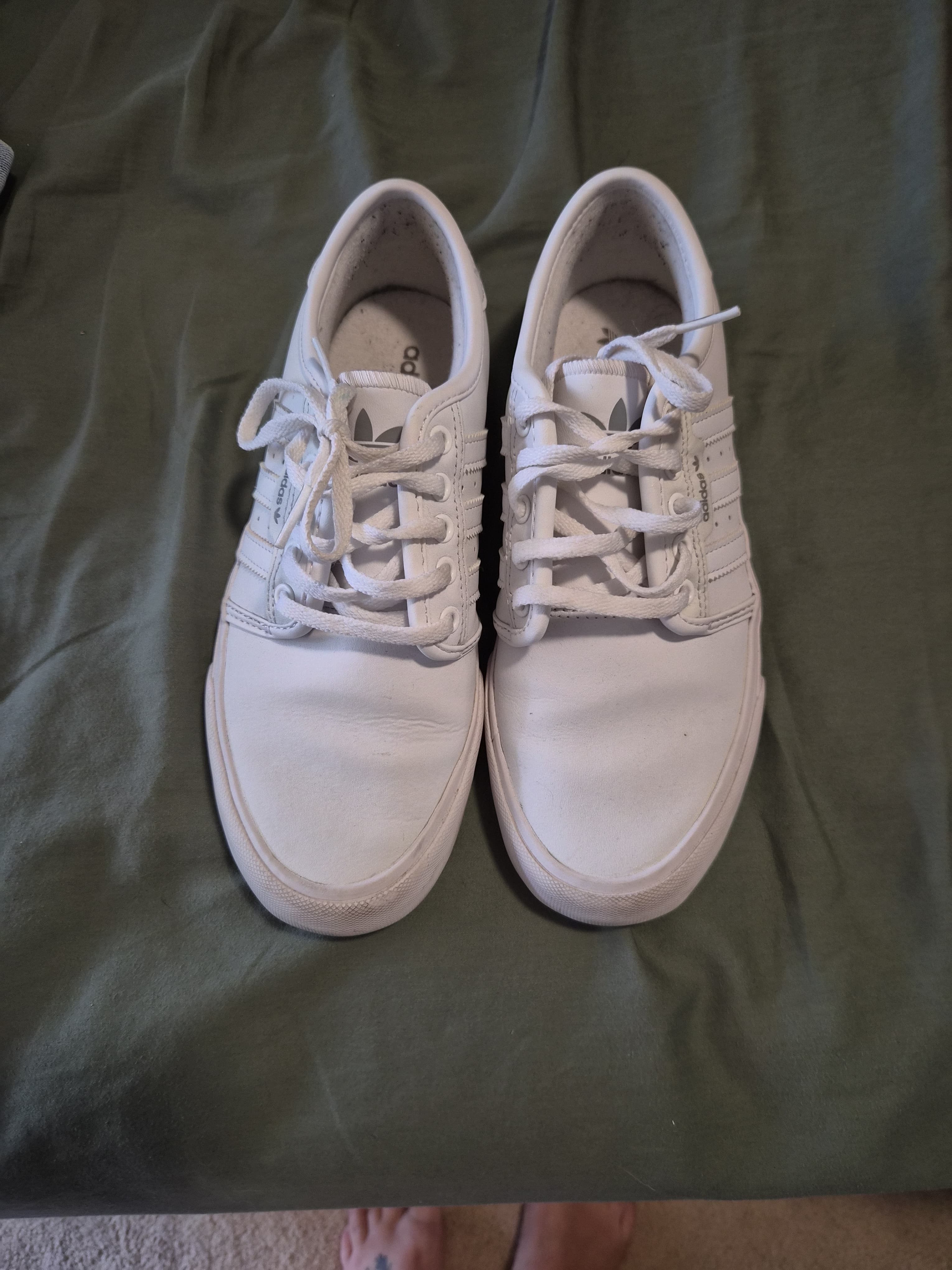 White Adidas sneakers US size 6 — photo 1 of 3