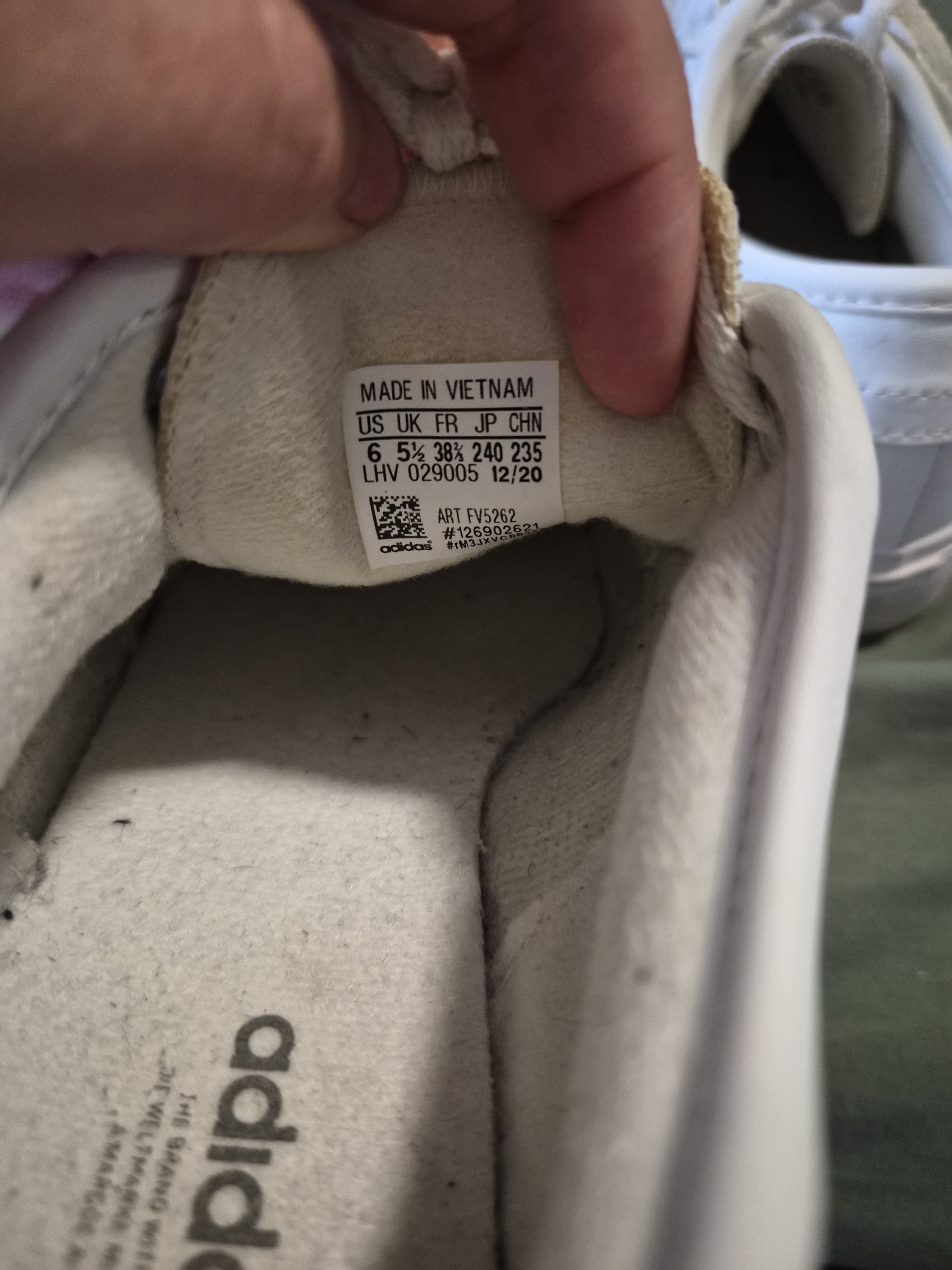White Adidas sneakers US size 6 — photo 3 of 3