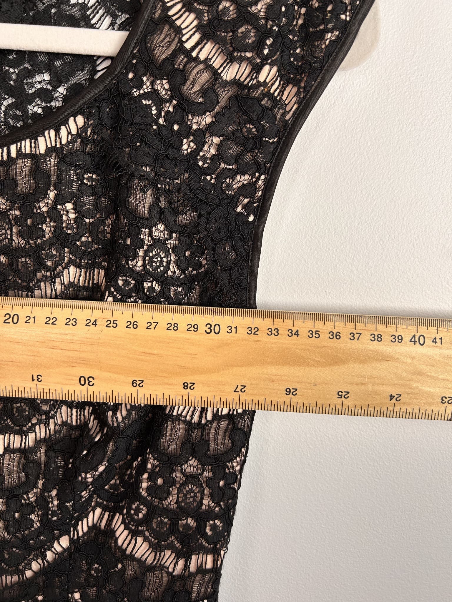 Forever New Black Lace Overlay Fit And Flare Dress Size 8 — photo 4 of 6