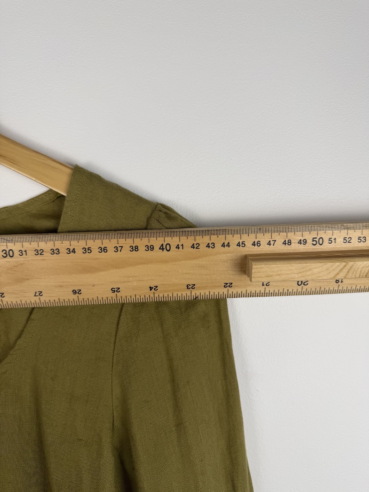 Sportsgirl Olive Green 100% Linen Button-Down Long Sleeve Crop Top Size 10 — photo 3 of 6