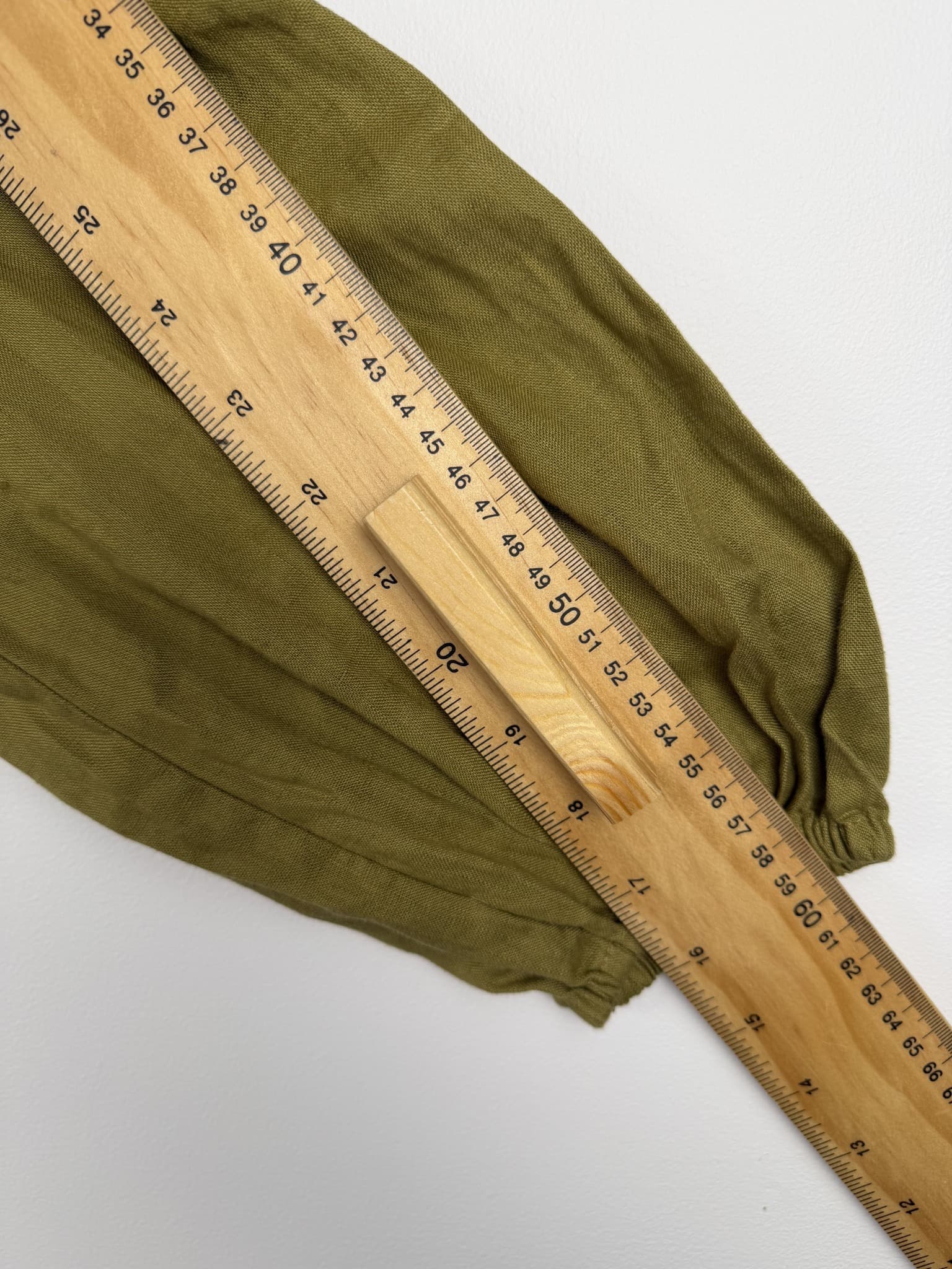 Sportsgirl Olive Green 100% Linen Button-Down Long Sleeve Crop Top Size 10 — photo 4 of 6