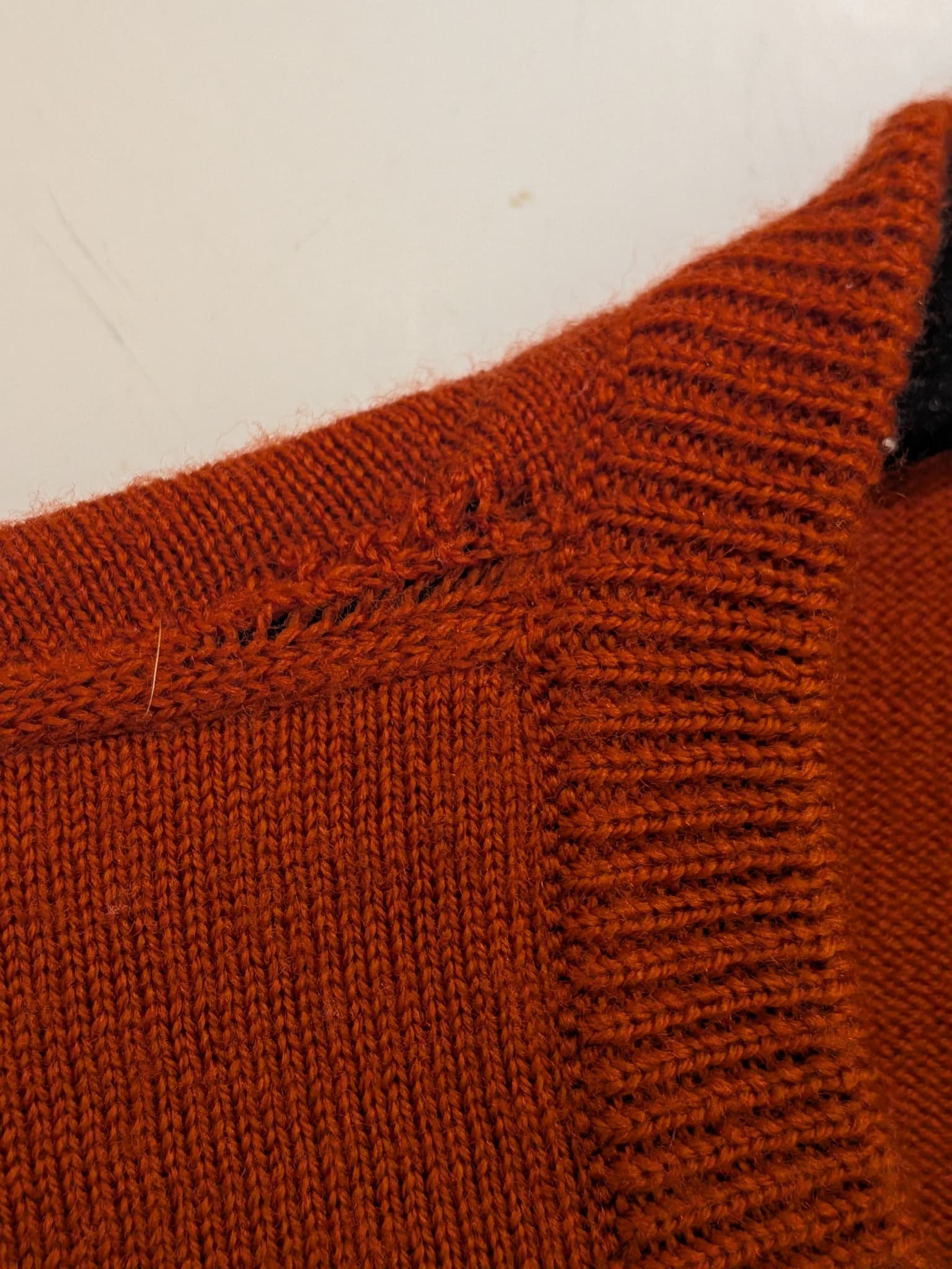 Country Road Men's Orange Extra Fine Australian Merino Wool Sweater With Patches — photo 3 of 11
