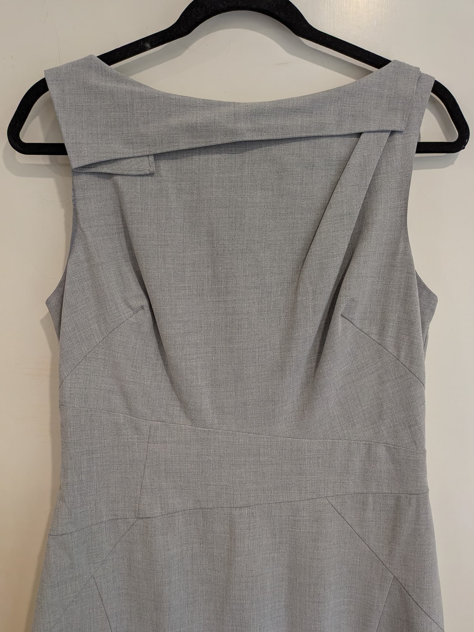 Cue City Sleeveless Sheath Dress Size 10 Grey Polyester Blend Fold-Over Collar — photo 4 of 7