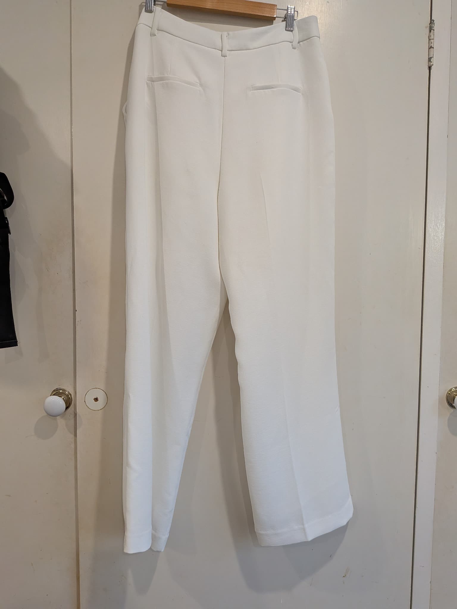 Forever New Women's Ivory High-Waisted Pleated Wide-Leg Trousers Size 16 — photo 10 of 10