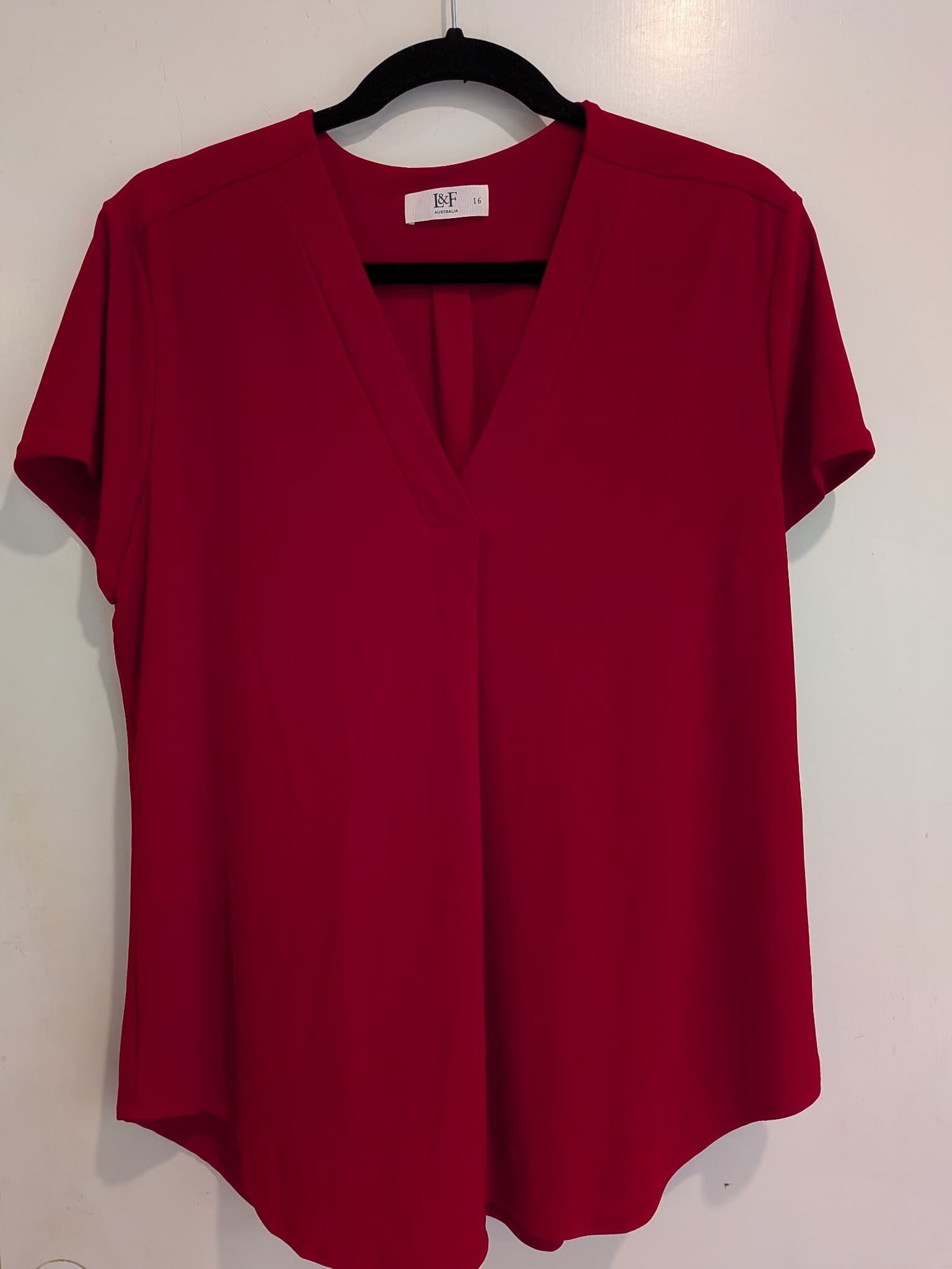 L&F V-Neck Short Sleeve Blouse Red Size 16 Polyester Elastane — photo 2 of 7
