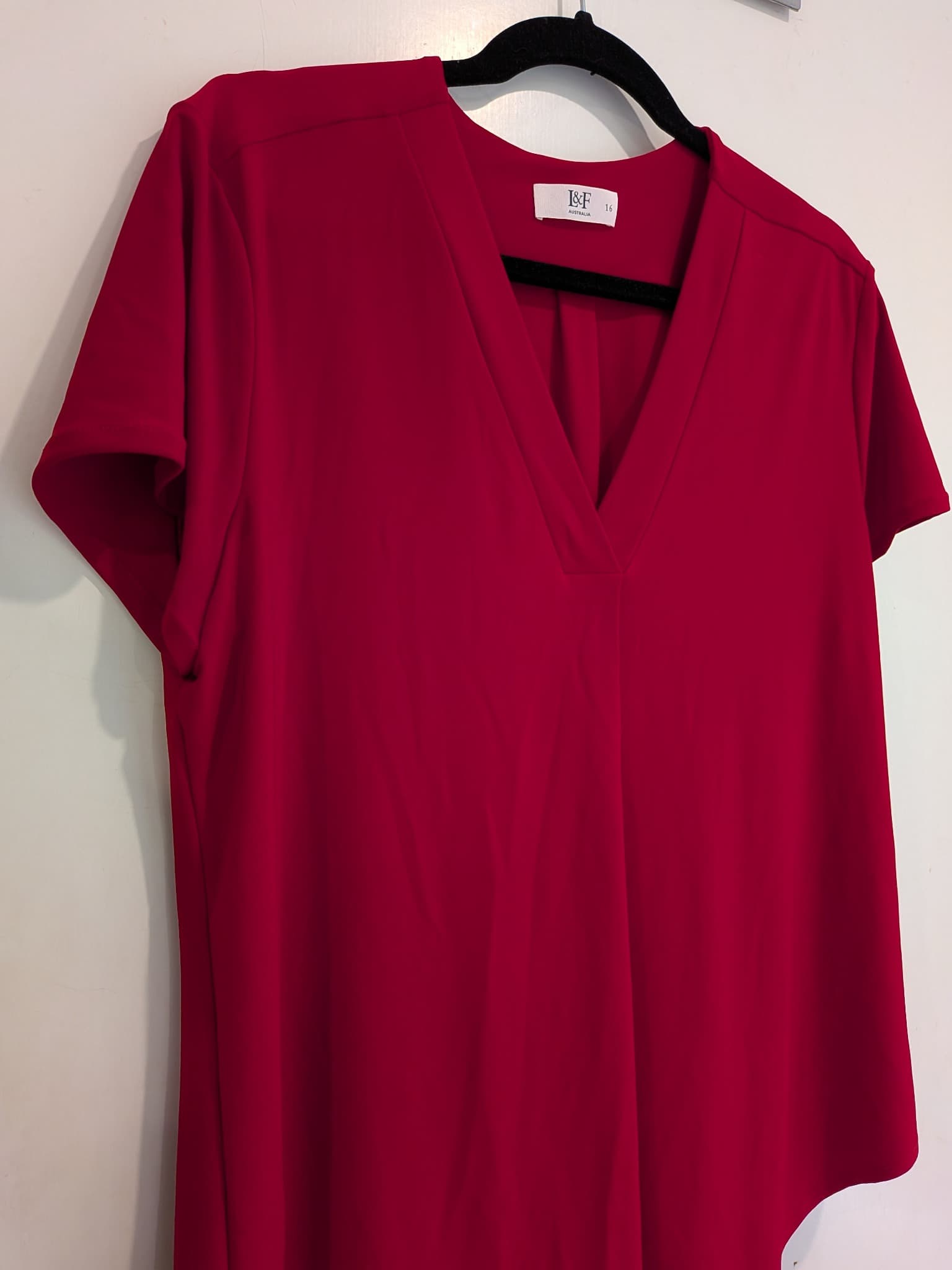L&F V-Neck Short Sleeve Blouse Red Size 16 Polyester Elastane — photo 3 of 7