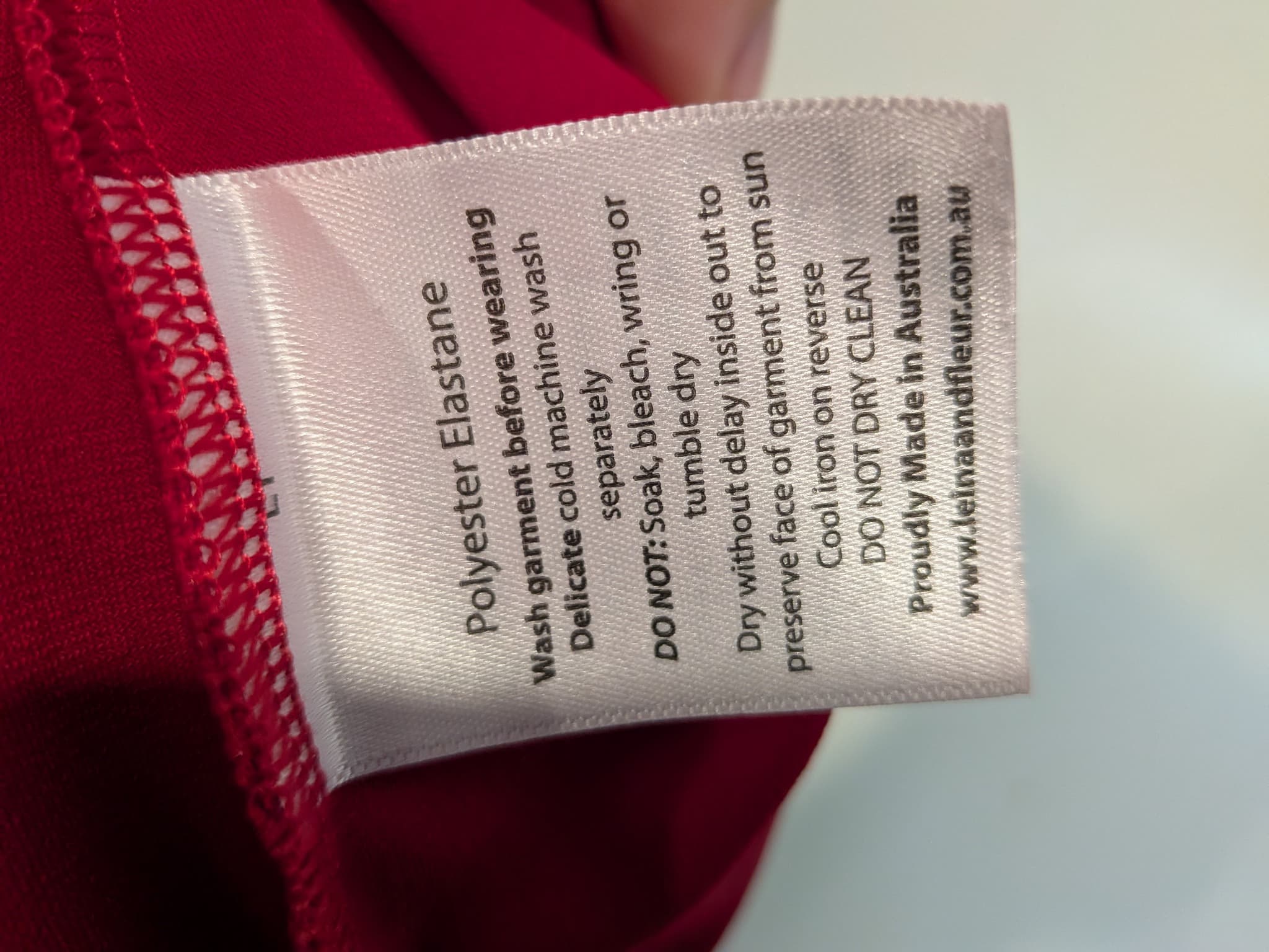 L&F V-Neck Short Sleeve Blouse Red Size 16 Polyester Elastane — photo 6 of 7