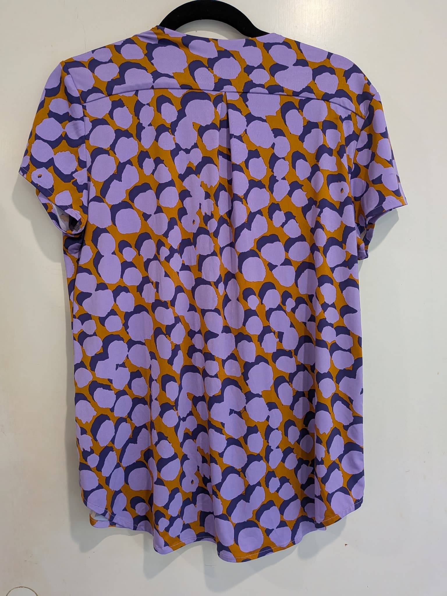 Leina & Fleur V-Neck Short Sleeve Blouse Size 14 Purple Mustard Animal Print — photo 6 of 6