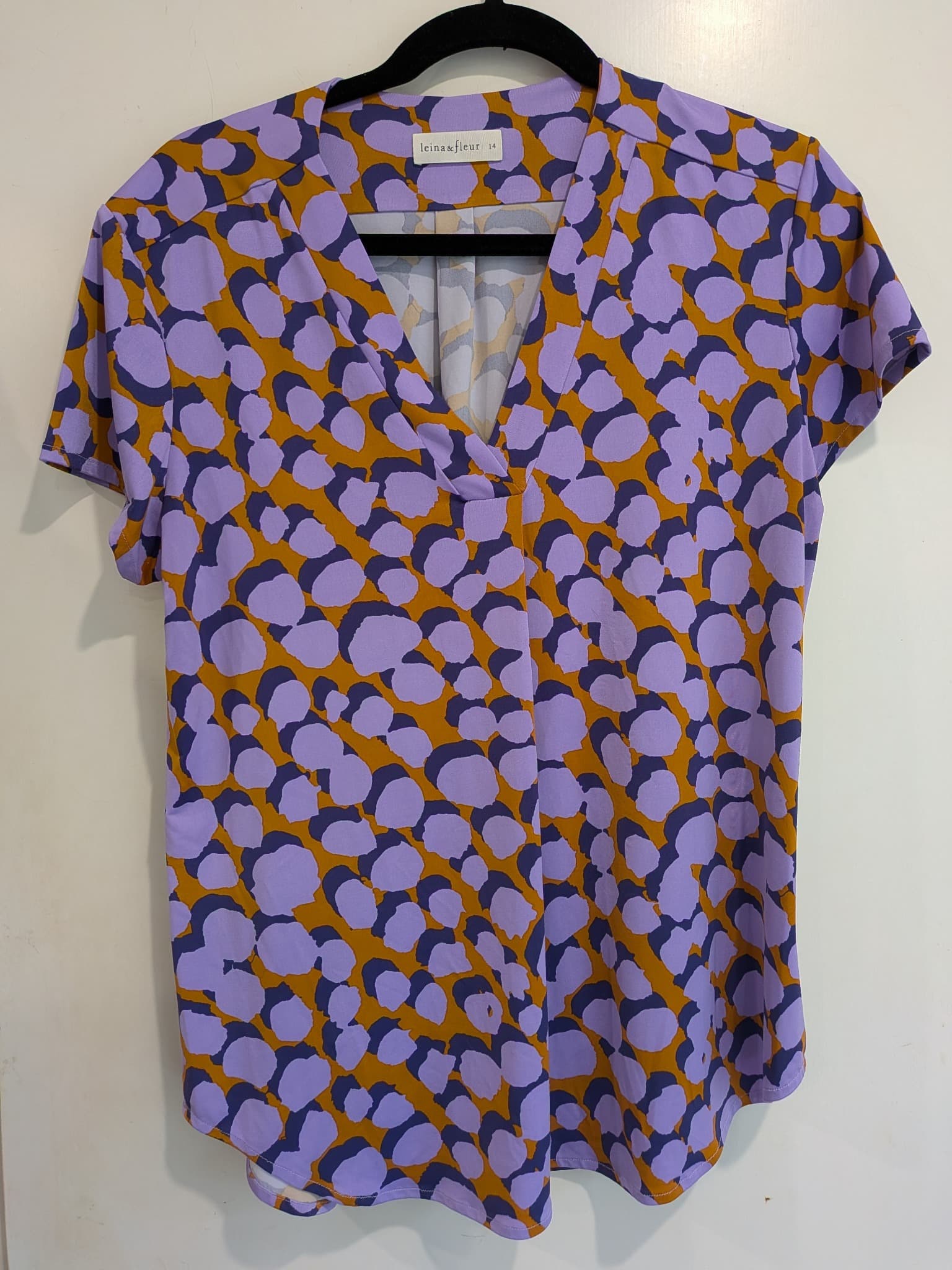 Leina & Fleur V-Neck Short Sleeve Blouse Size 14 Purple Mustard Animal Print — photo 2 of 6