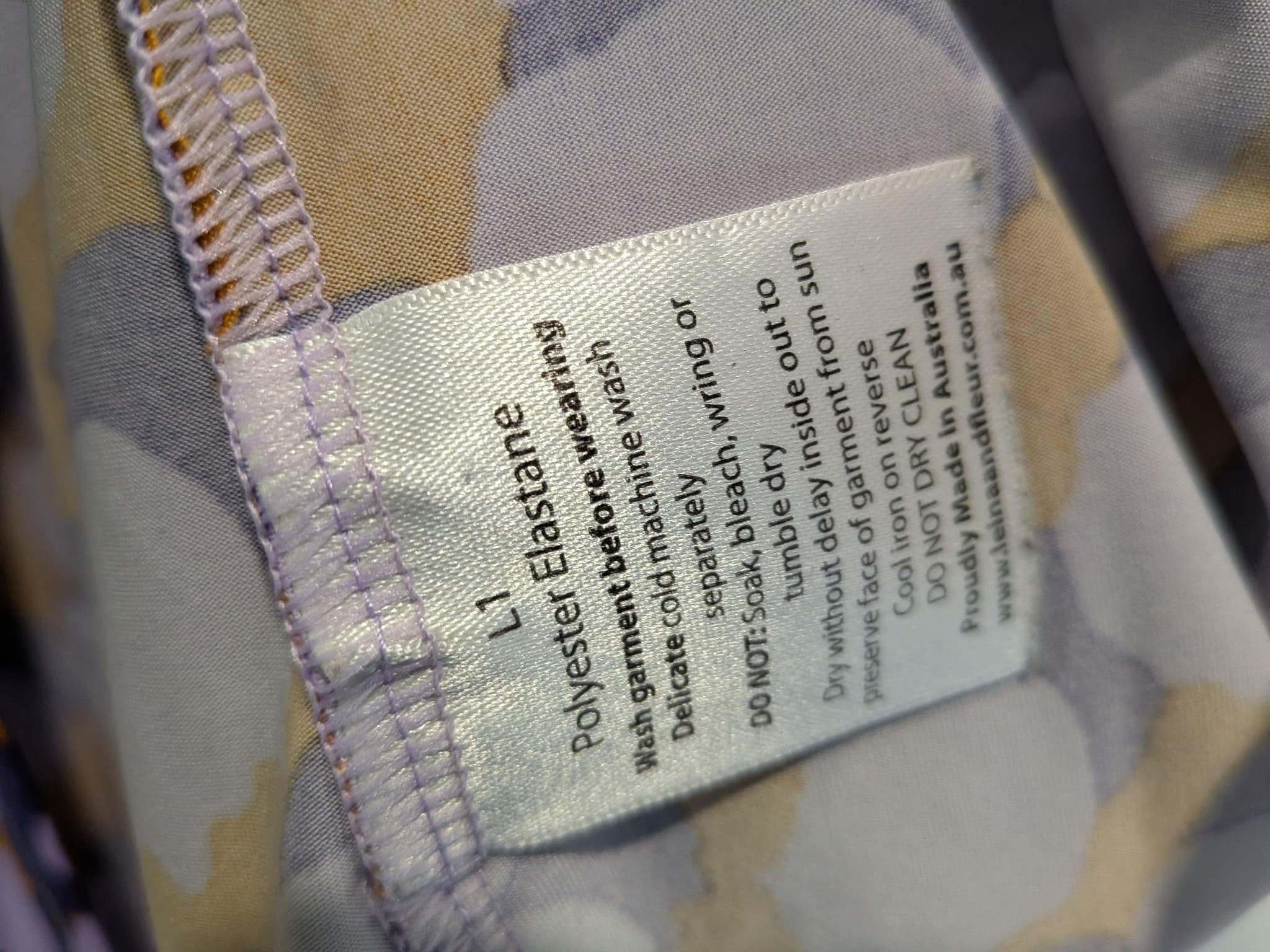 Leina & Fleur V-Neck Short Sleeve Blouse Size 14 Purple Mustard Animal Print — photo 5 of 6