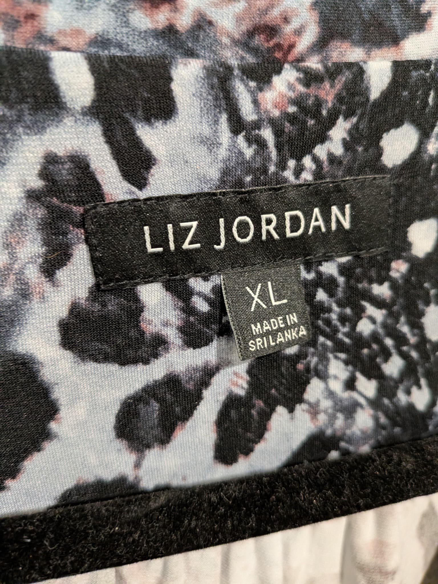 Liz Jordan Faux Wrap Top XL Grey Black Animal Print Stretch Blouse — photo 5 of 9