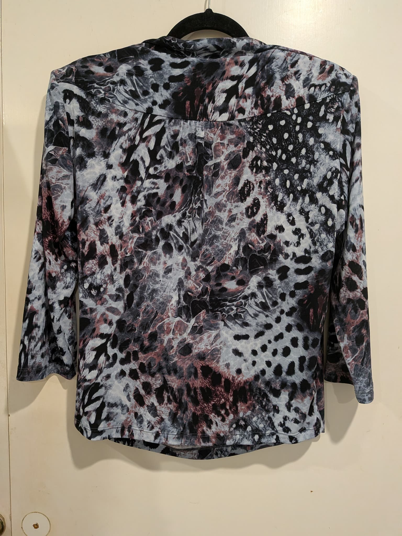 Liz Jordan Faux Wrap Top XL Grey Black Animal Print Stretch Blouse — photo 9 of 9