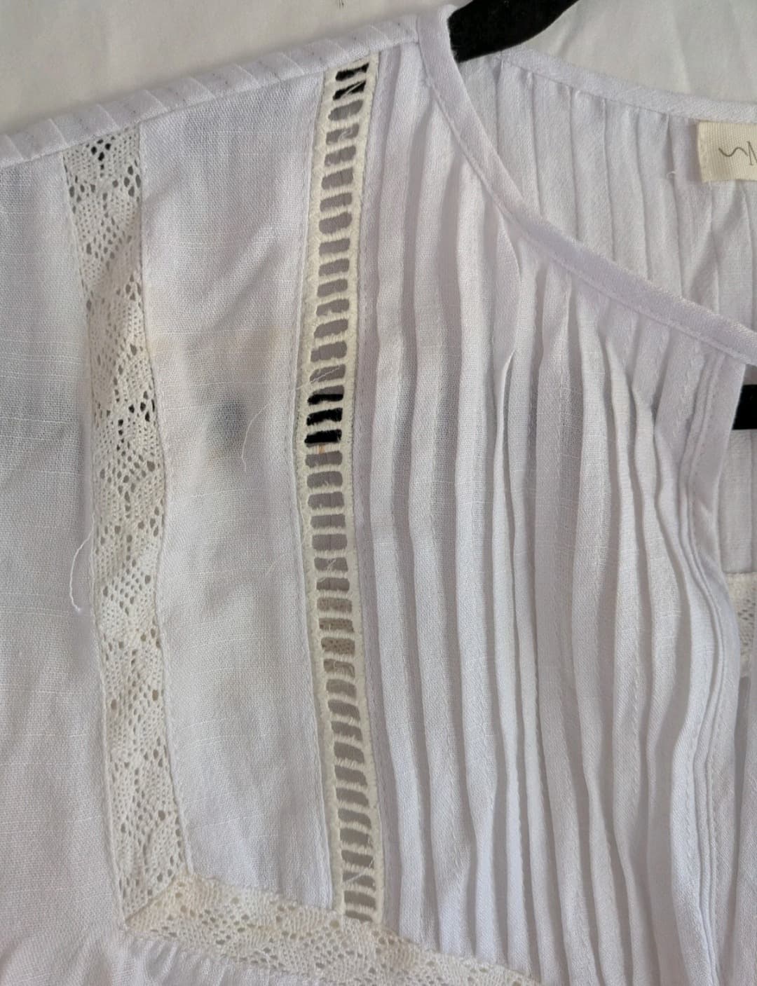 MYLK White Cotton Blouse Size 16 Boho Lace Pintuck Flutter Sleeve Peasant Top — photo 3 of 10