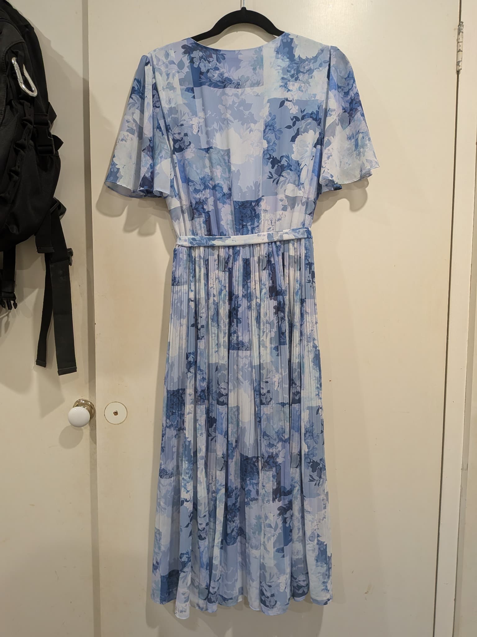 Portmans Blue Floral Pleated Midi Dress Size 8 — photo 4 of 13