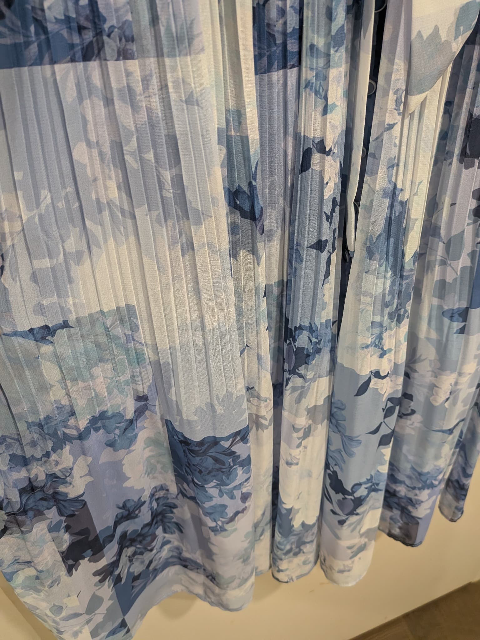 Portmans Blue Floral Pleated Midi Dress Size 8 — photo 6 of 13