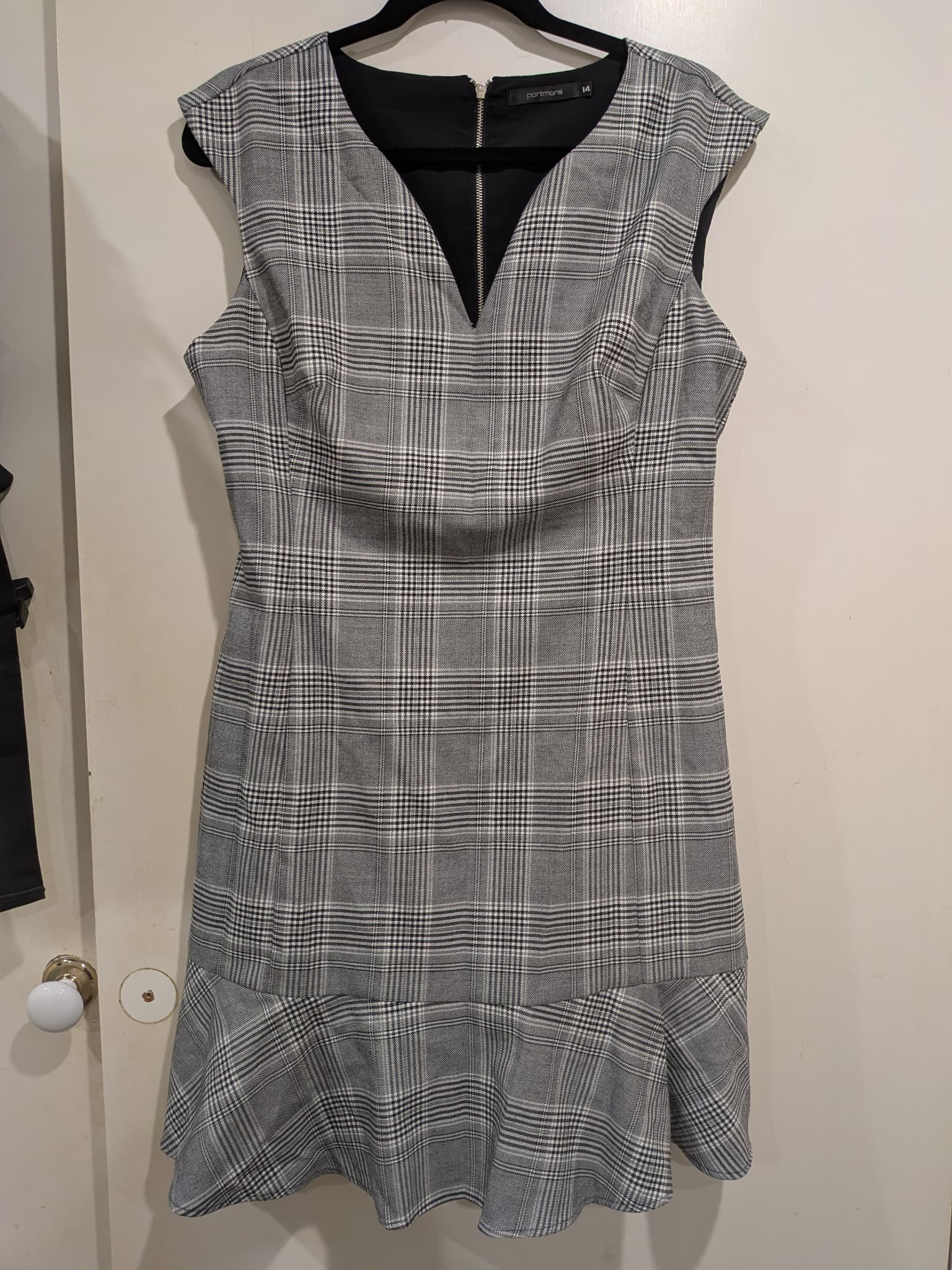 Portmans Dress Size 14 Grey Plaid Check Sleeveless Ruffle Hem — photo 2 of 9