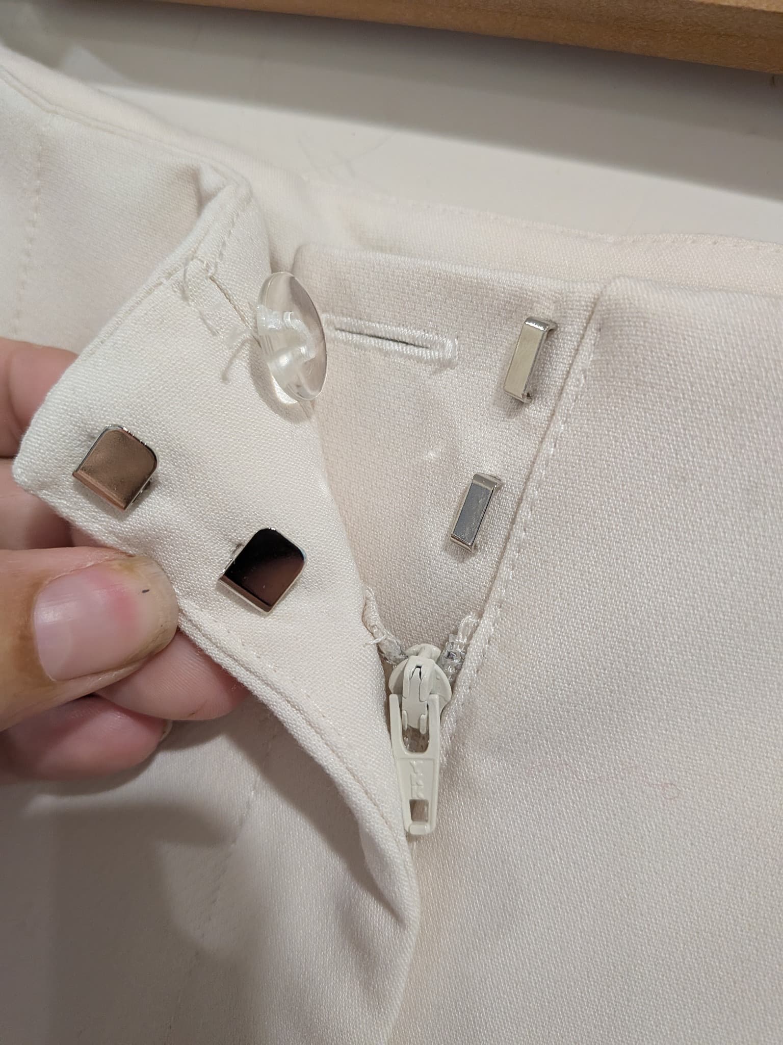 Portmans Wide Leg Trousers Size 16 White Cuffed Hem Tailored Pants corporate — photo 4 of 11