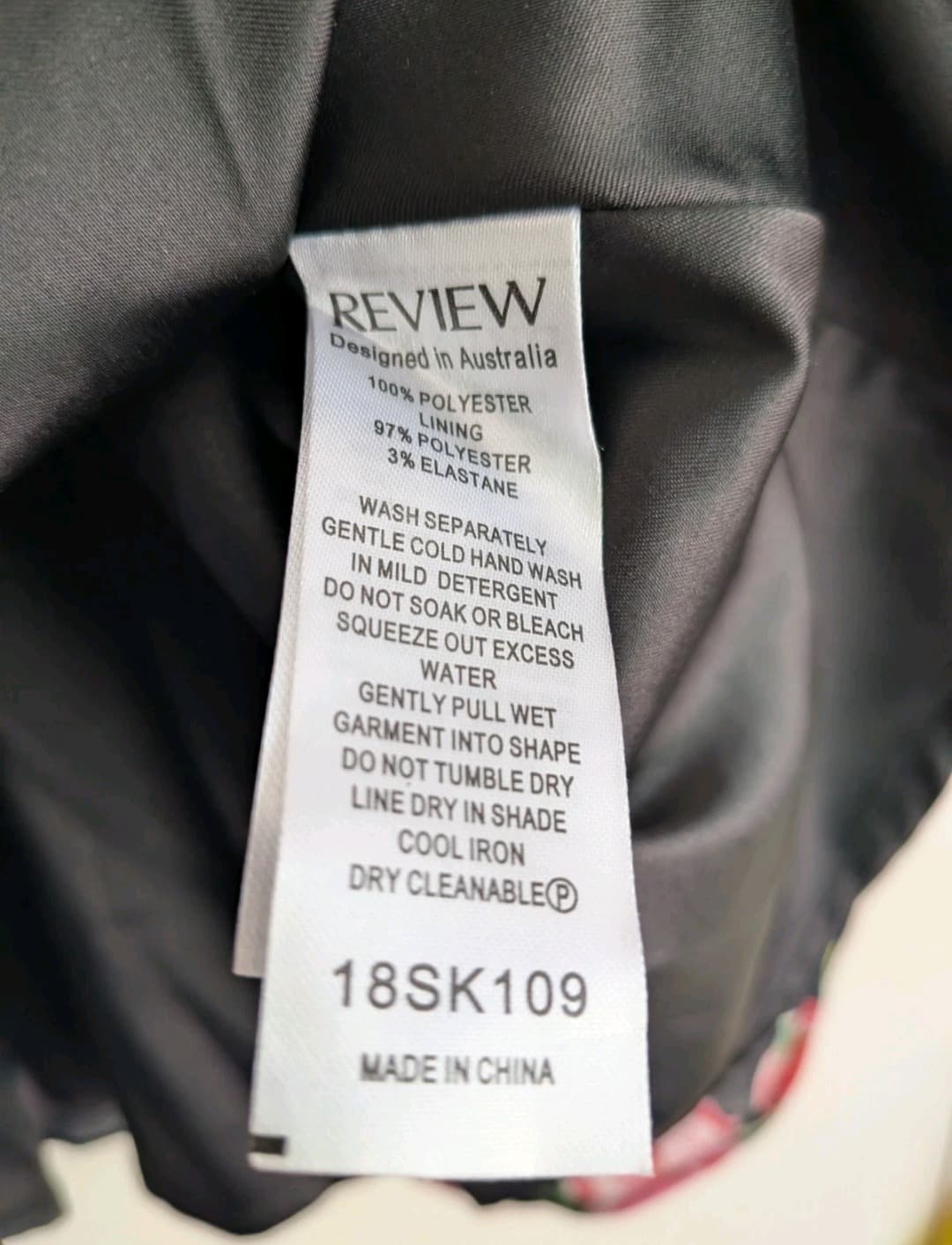 Review Floral Ruffled Mini Skirt Size 16 Black Polyester — photo 6 of 9