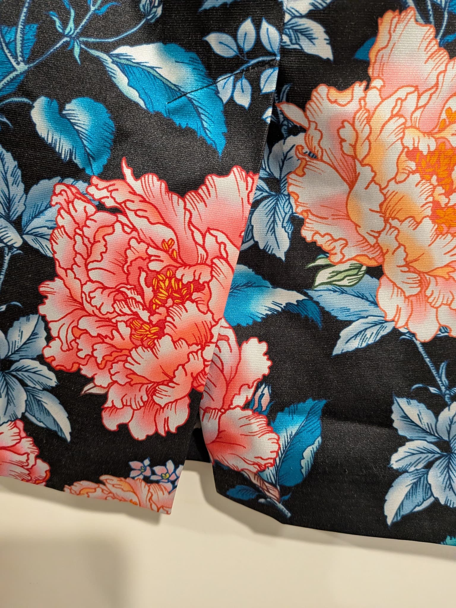 Review Pencil Skirt Size 8 Black Floral Polyester Blend — photo 6 of 8