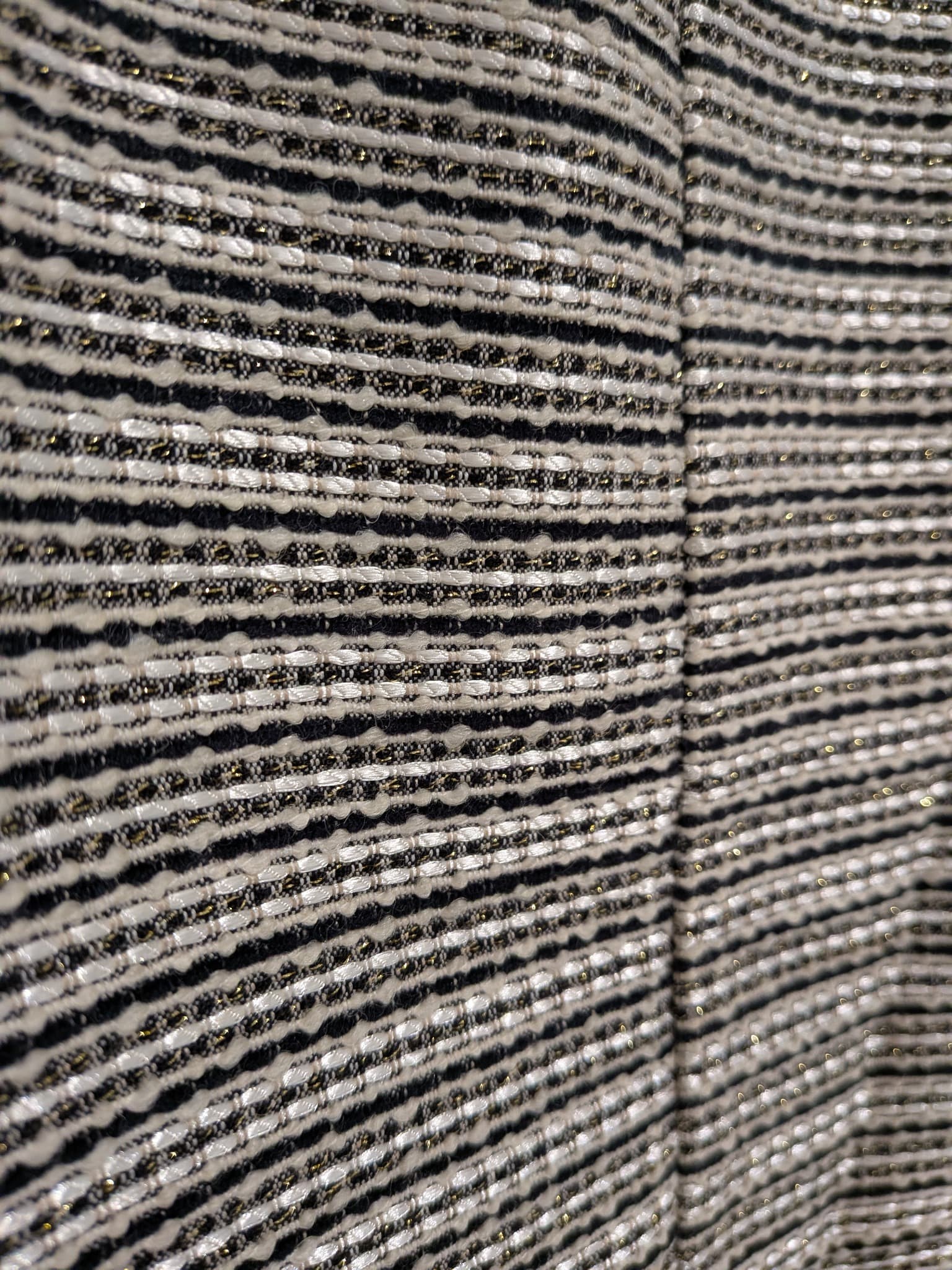 Review Tweed Pencil Skirt Size 8 Black White Ruffle Trim — photo 4 of 8