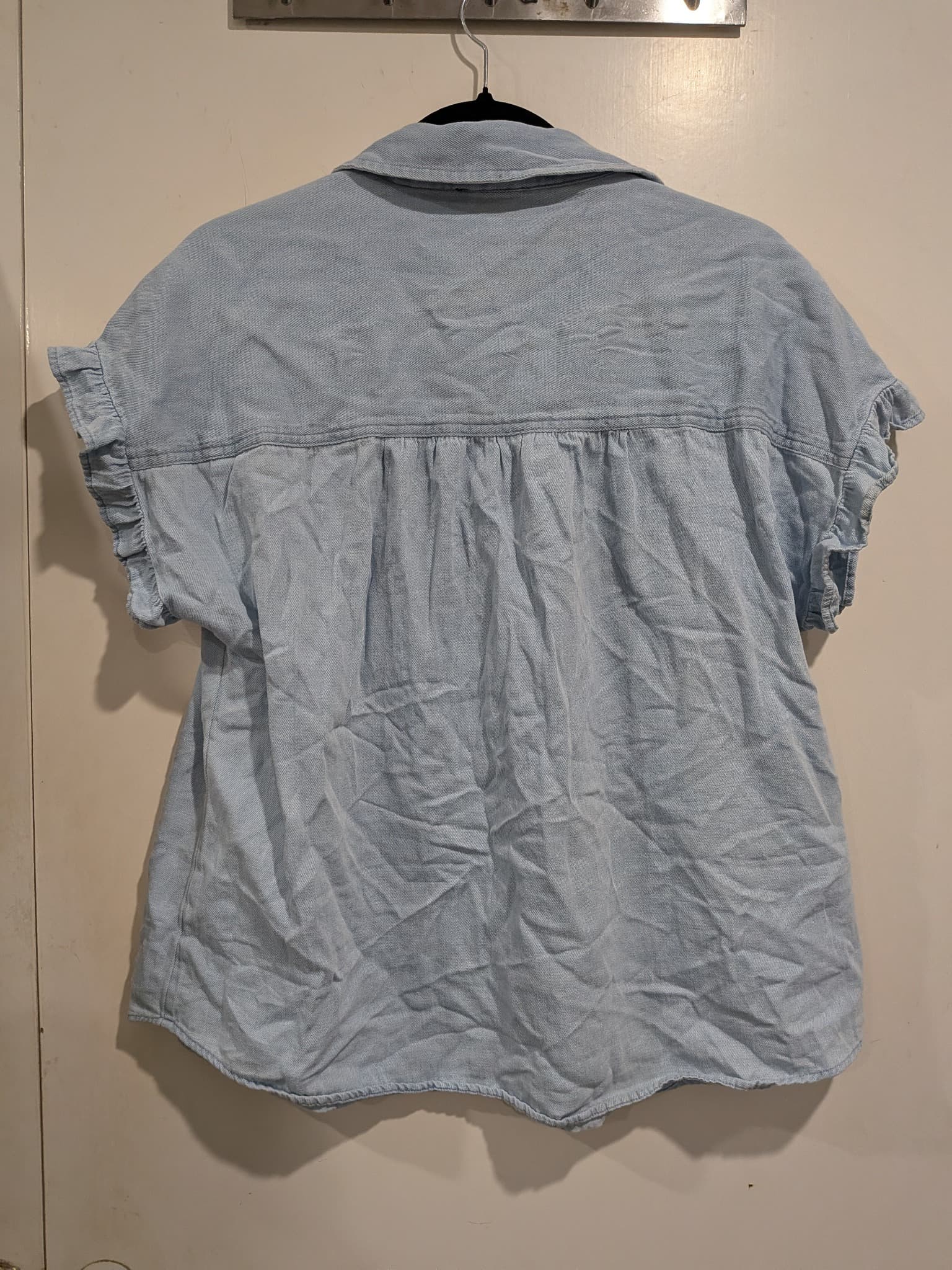 Target Denim Blouse 14 Light Blue Cotton Button Down Ruffled Sleeves — photo 9 of 9