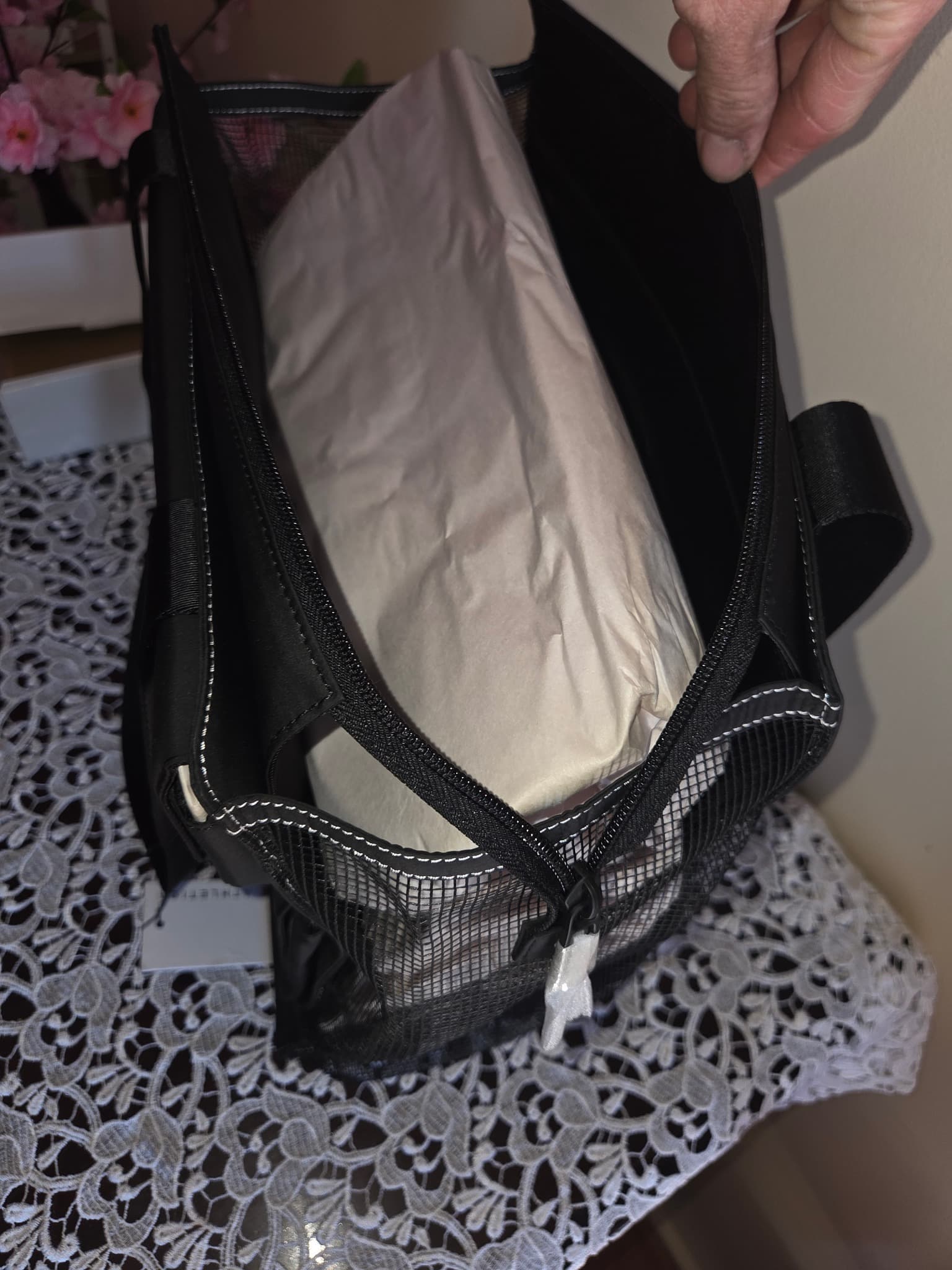 AJE.ATHLETICA Mesh Utility Tote - Black New With Tags — photo 3 of 3