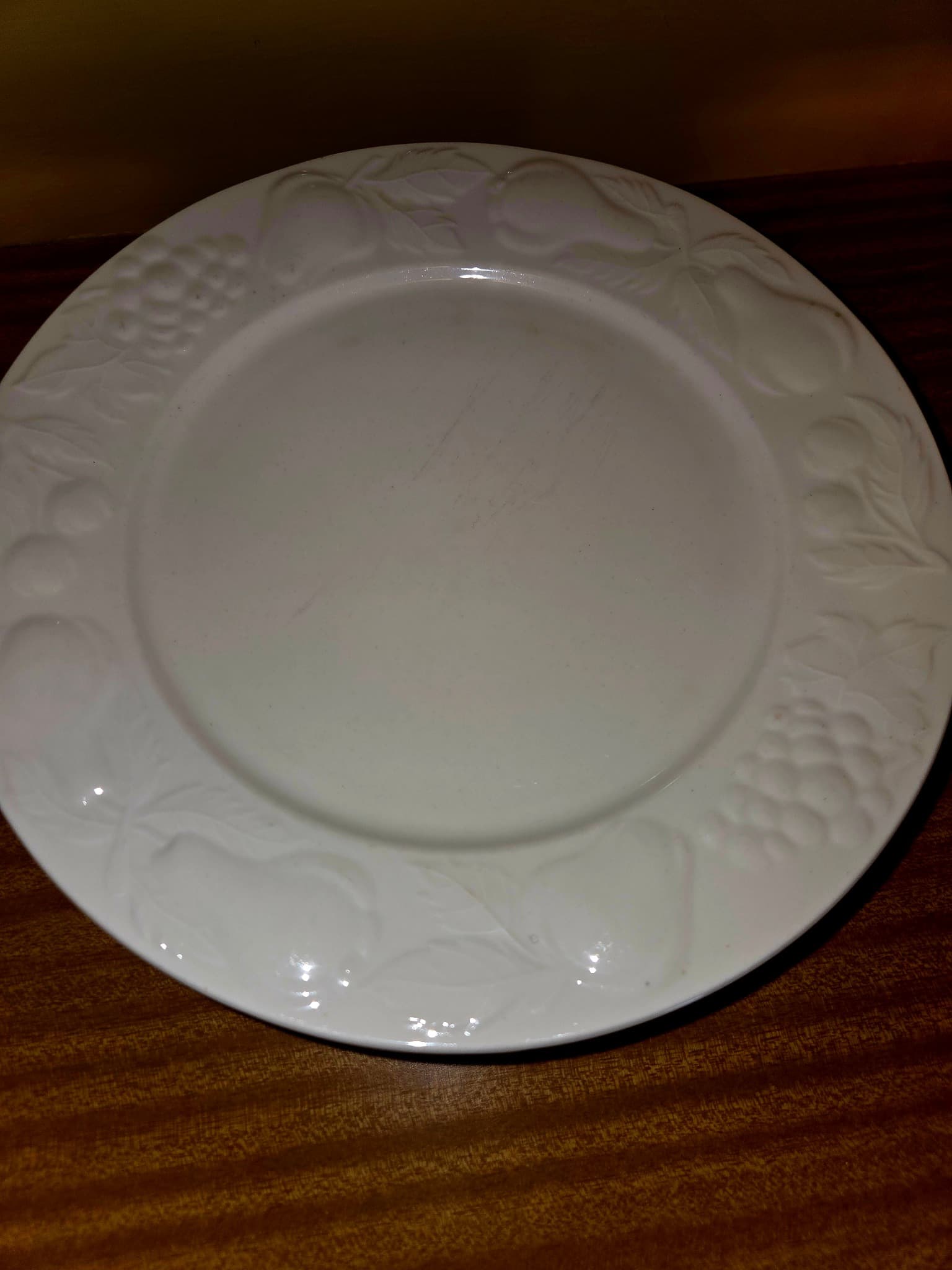 Fruit Embossed White Dinner Plate - Set of 5 — photo 2 of 4