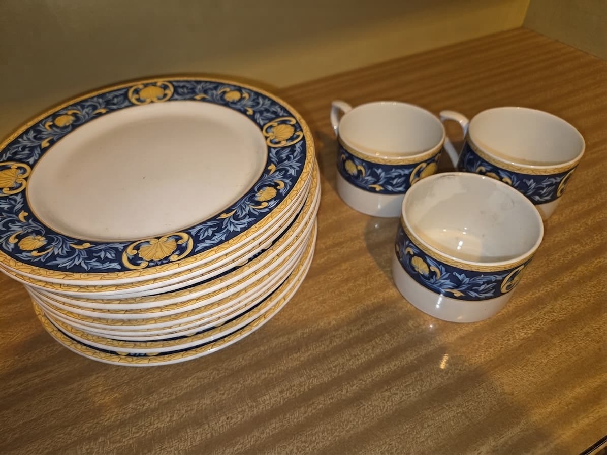 Heritage 1054 Chelsea Dinnerware Set - Blue and Gold — photo 1 of 5