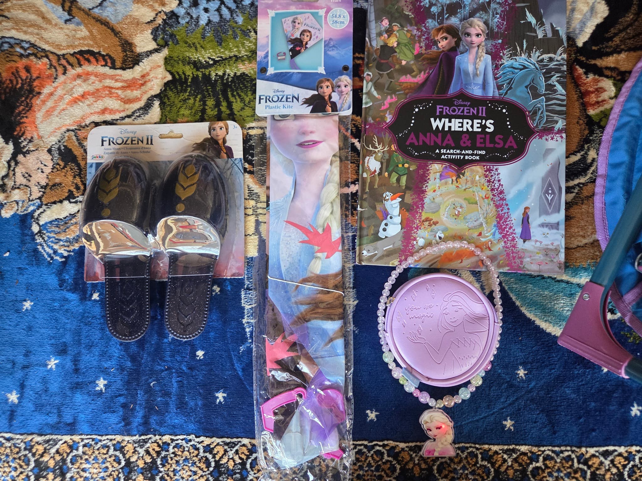 jakks Frozen II Activity Bundle - Book, Shoes, Kite & Purse — photo 4 of 6