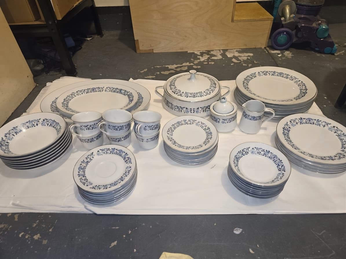 Noritake Royal Blue Dinnerware Set - Elegant Floral Porcelain — photo 1 of 6