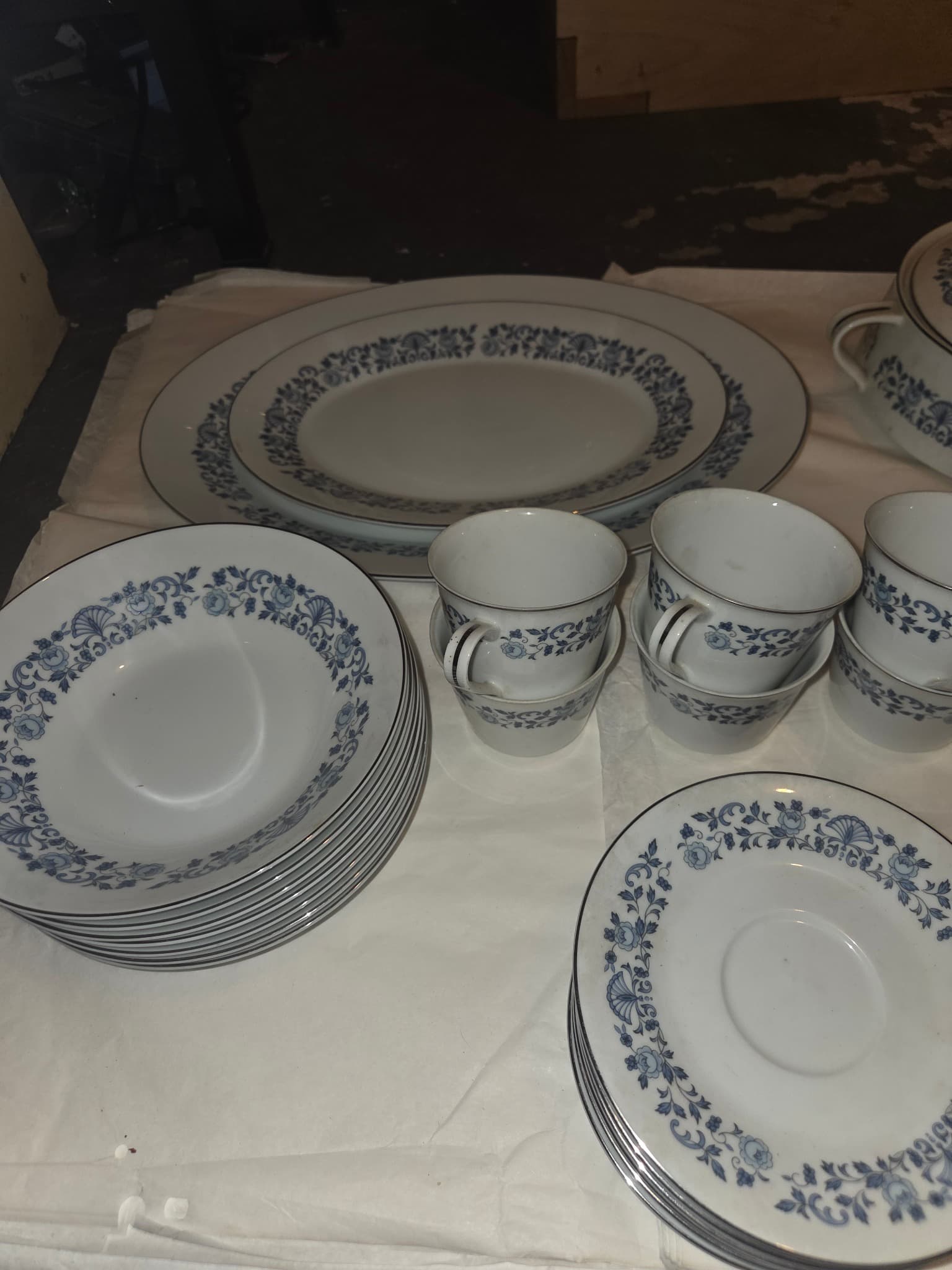Noritake Royal Blue Dinnerware Set - Elegant Floral Porcelain — photo 2 of 6
