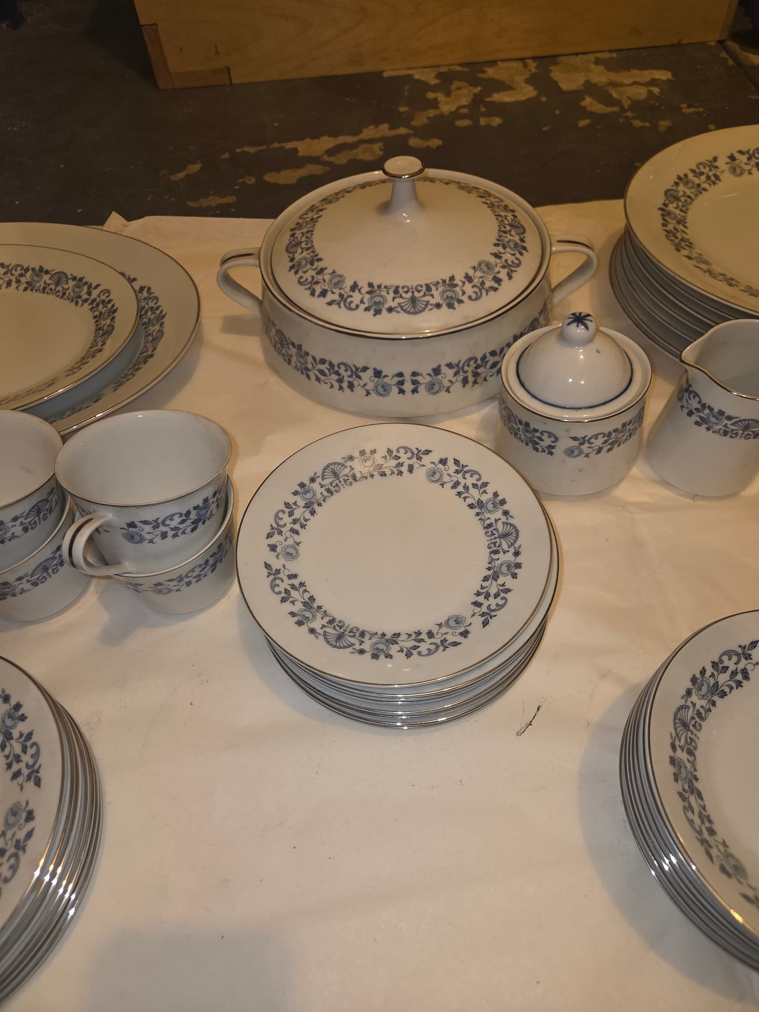 Noritake Royal Blue Dinnerware Set - Elegant Floral Porcelain — photo 3 of 6