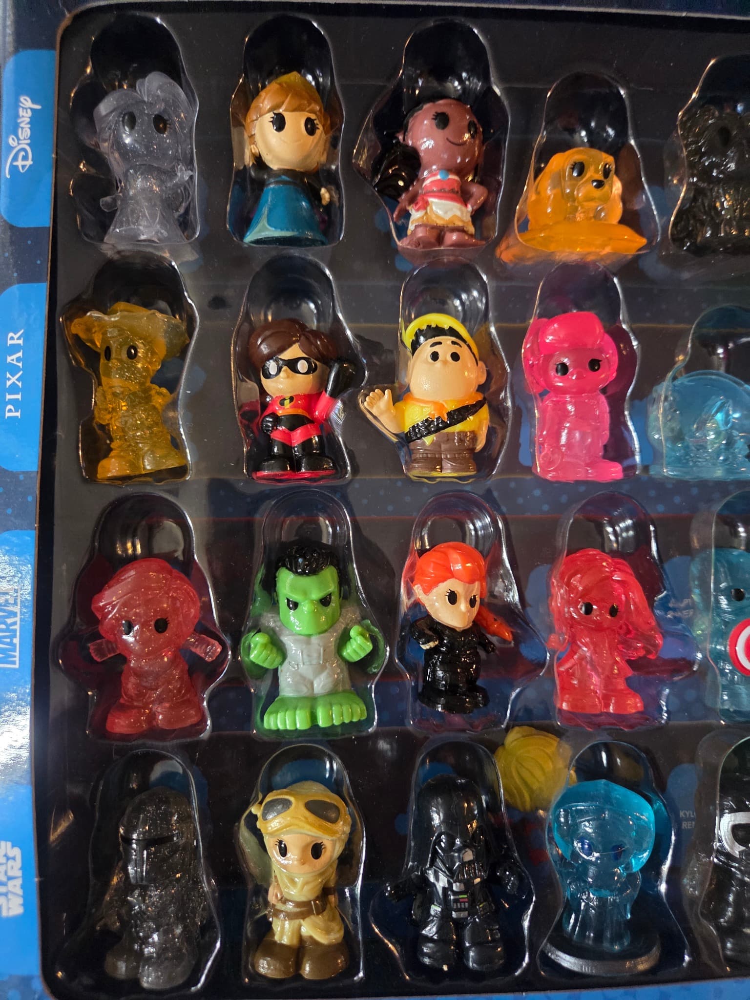 + Ooshies Collector Case - Complete Set — photo 3 of 4